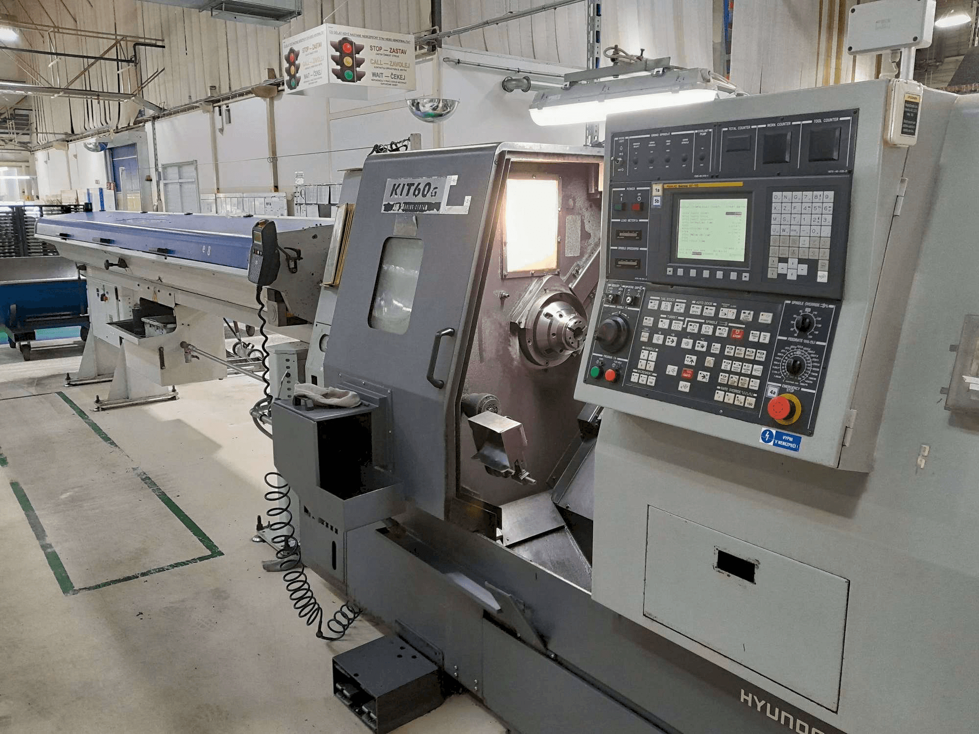 Prikaz stroja Hyundai Kia KIT60G sprijeda