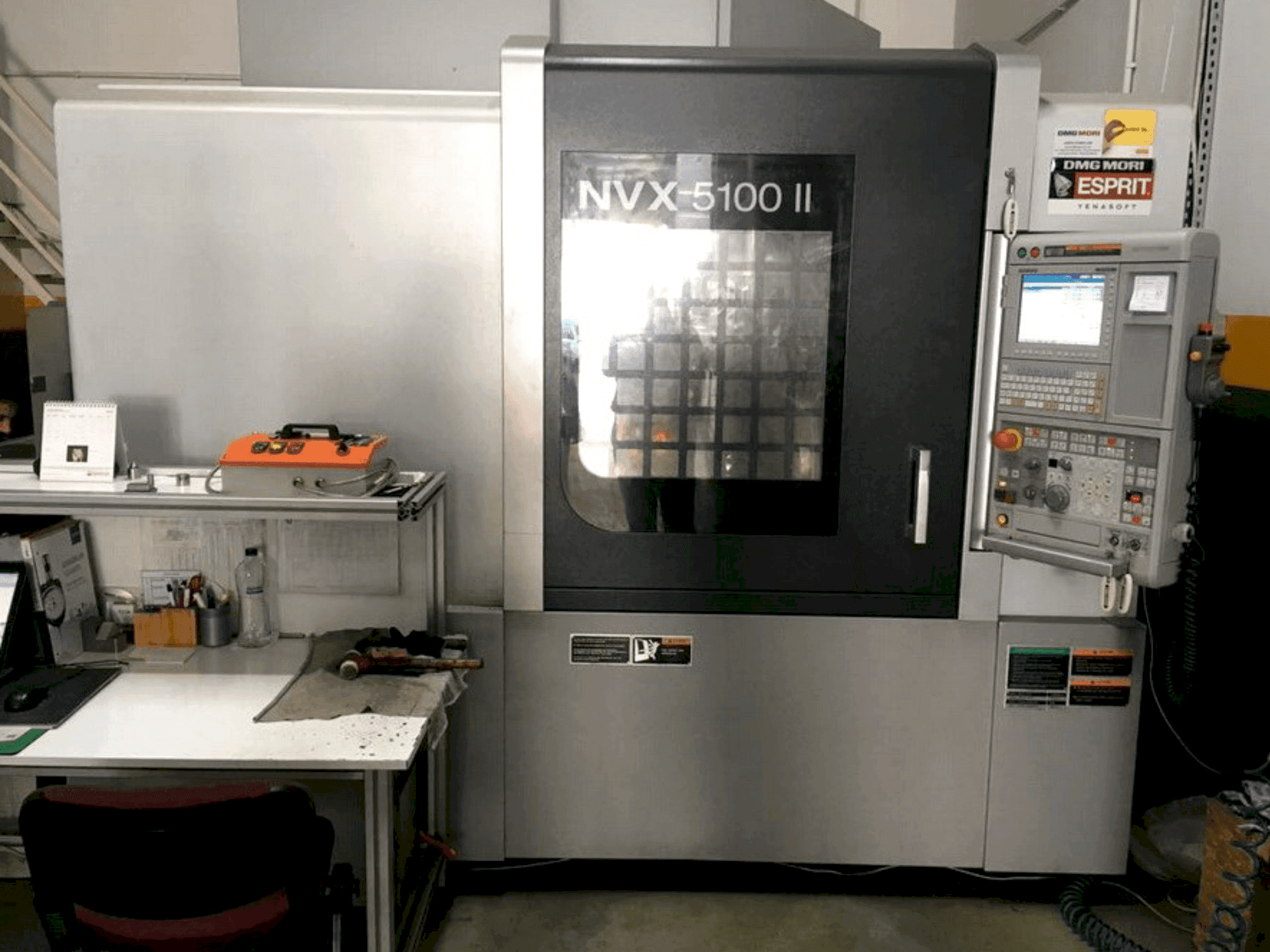 Prikaz stroja DMG Mori Seiki NVX-5100 II sprijeda