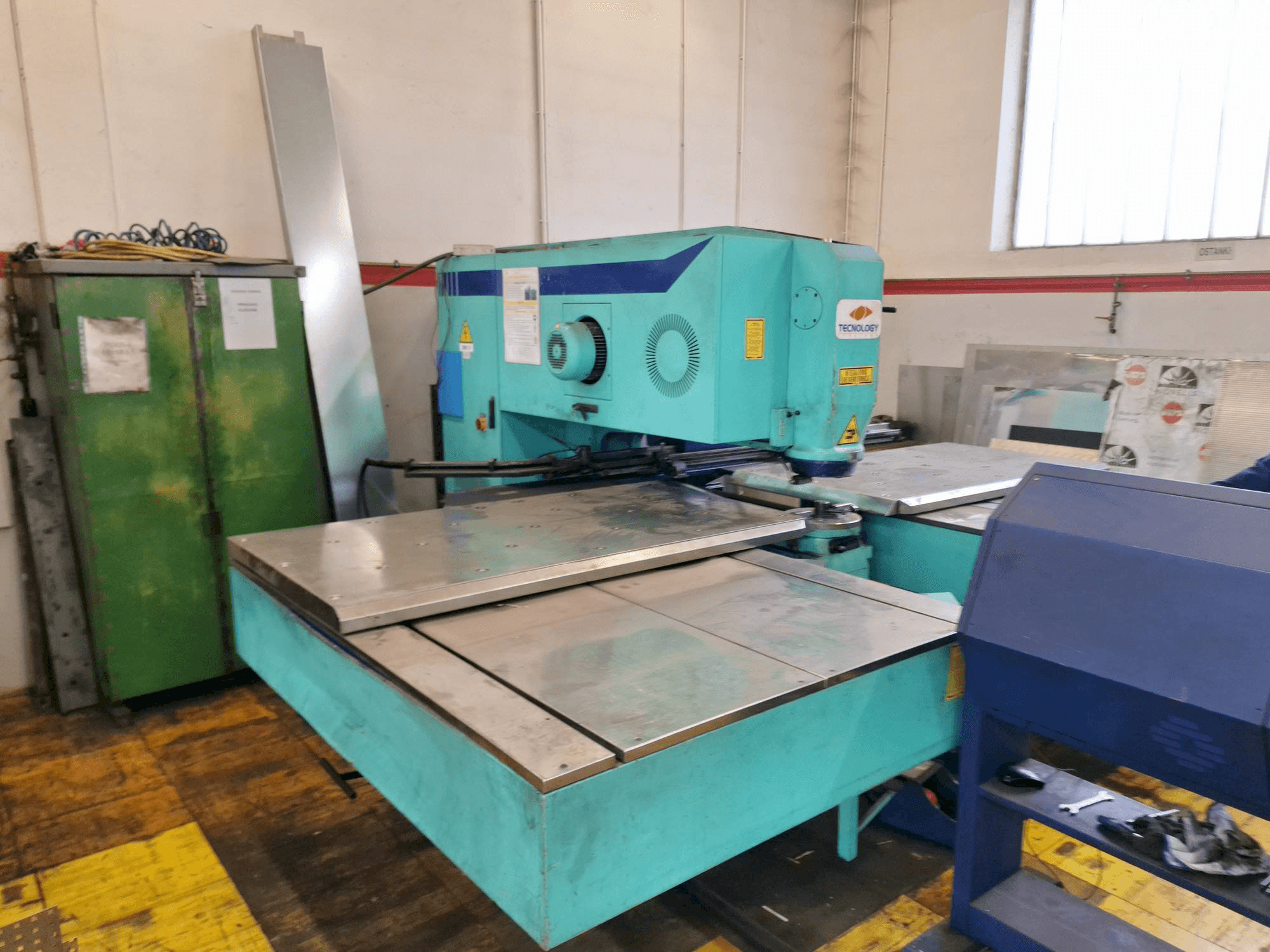 Prikaz stroja ITALIAN TECNOLOGY 30 C.S.M. 1000 sprijeda