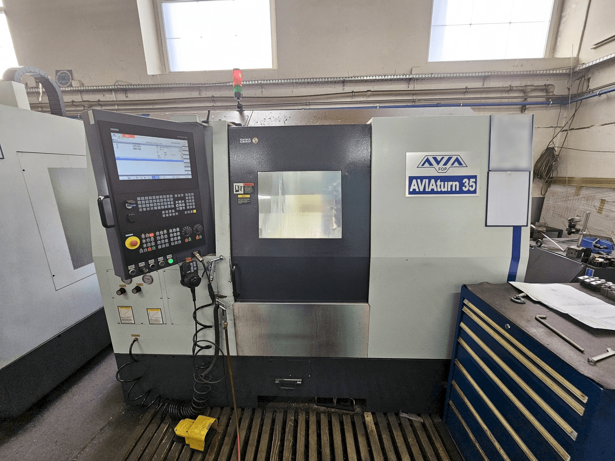 Prikaz stroja Avia AVIAturn 35 sprijeda