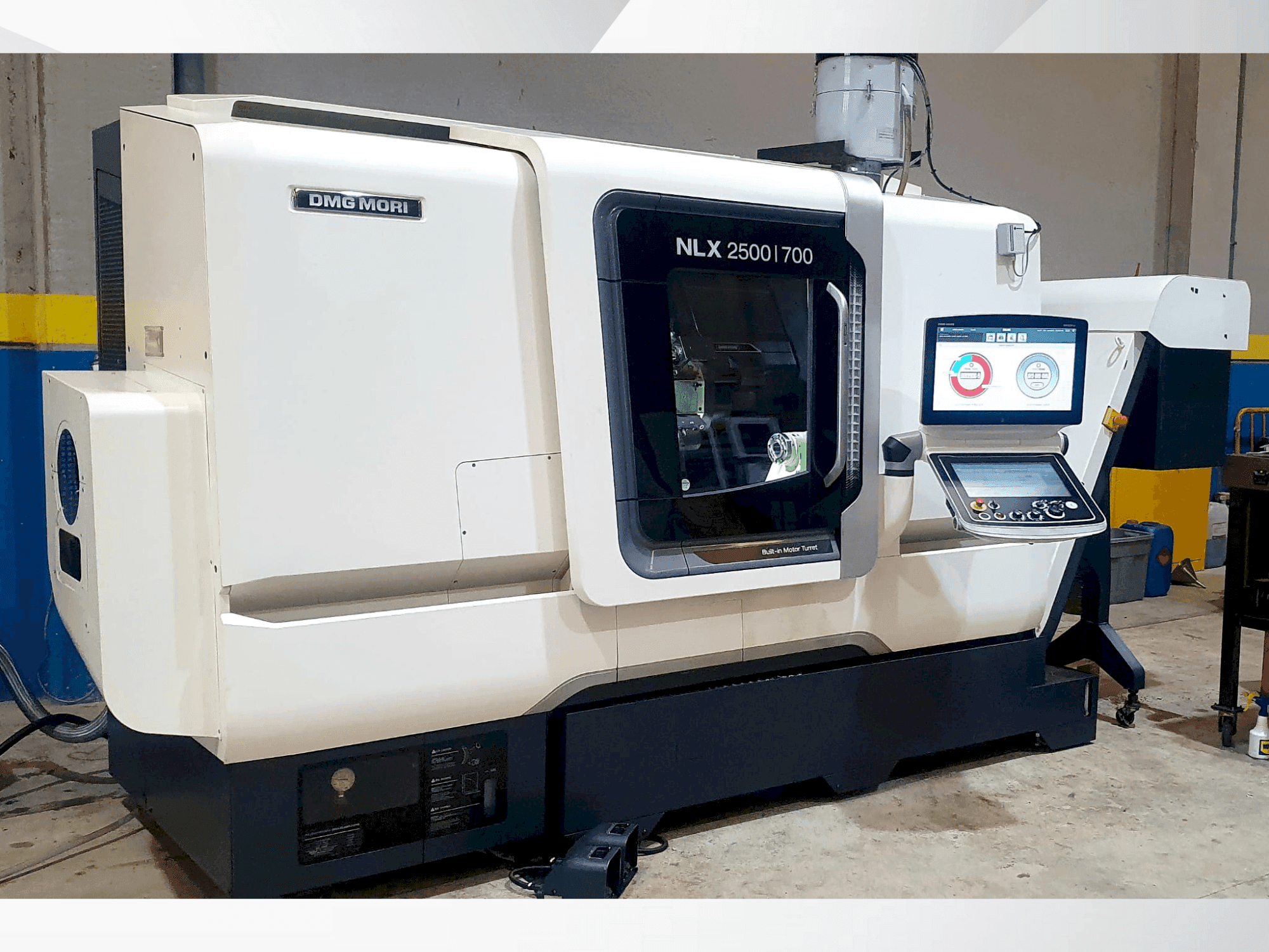 Prikaz stroja DMG MORI NLX2500Y/700 sprijeda