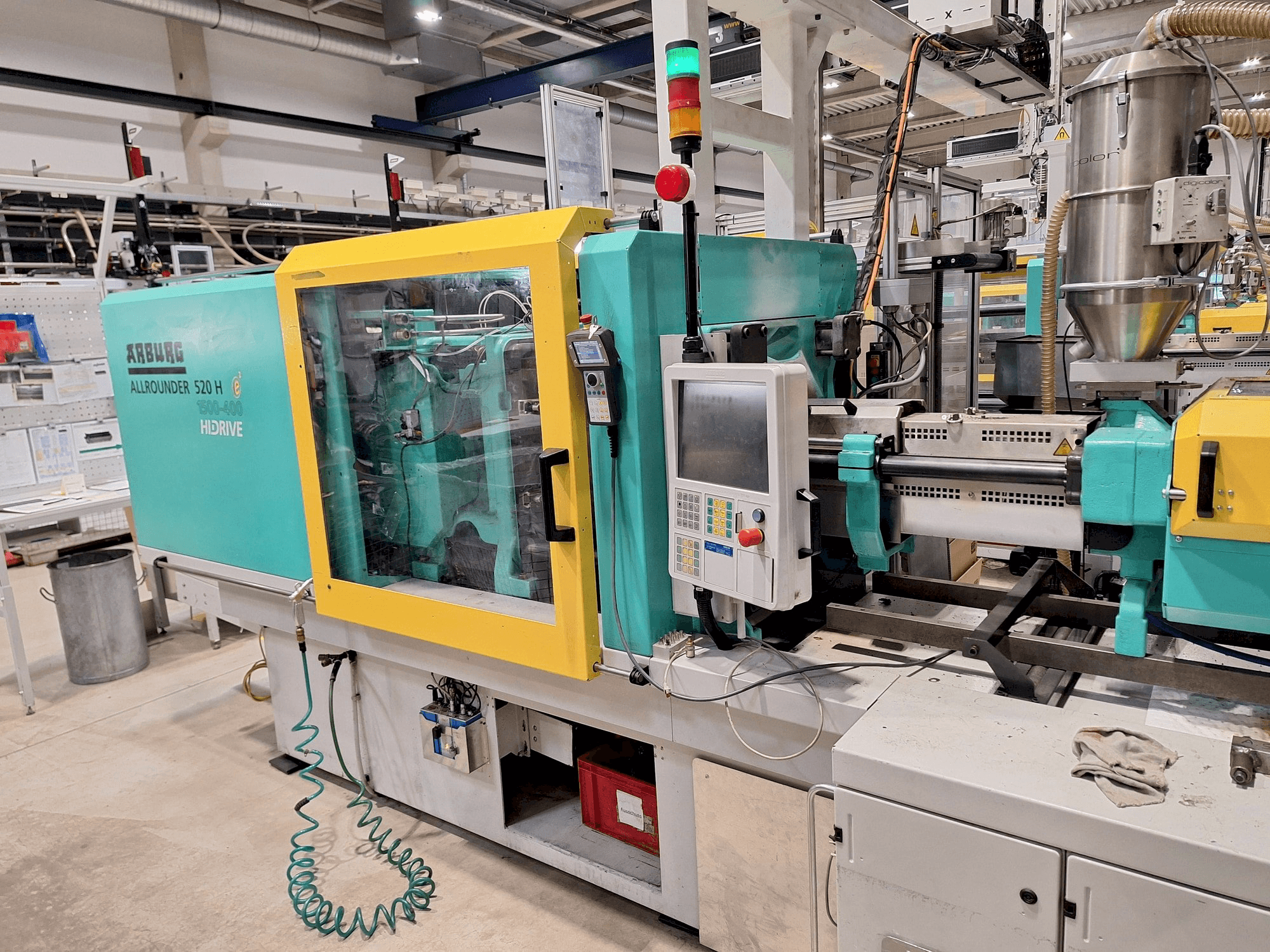 Prikaz stroja Arburg 520 H 1500-400 (2013) sprijeda