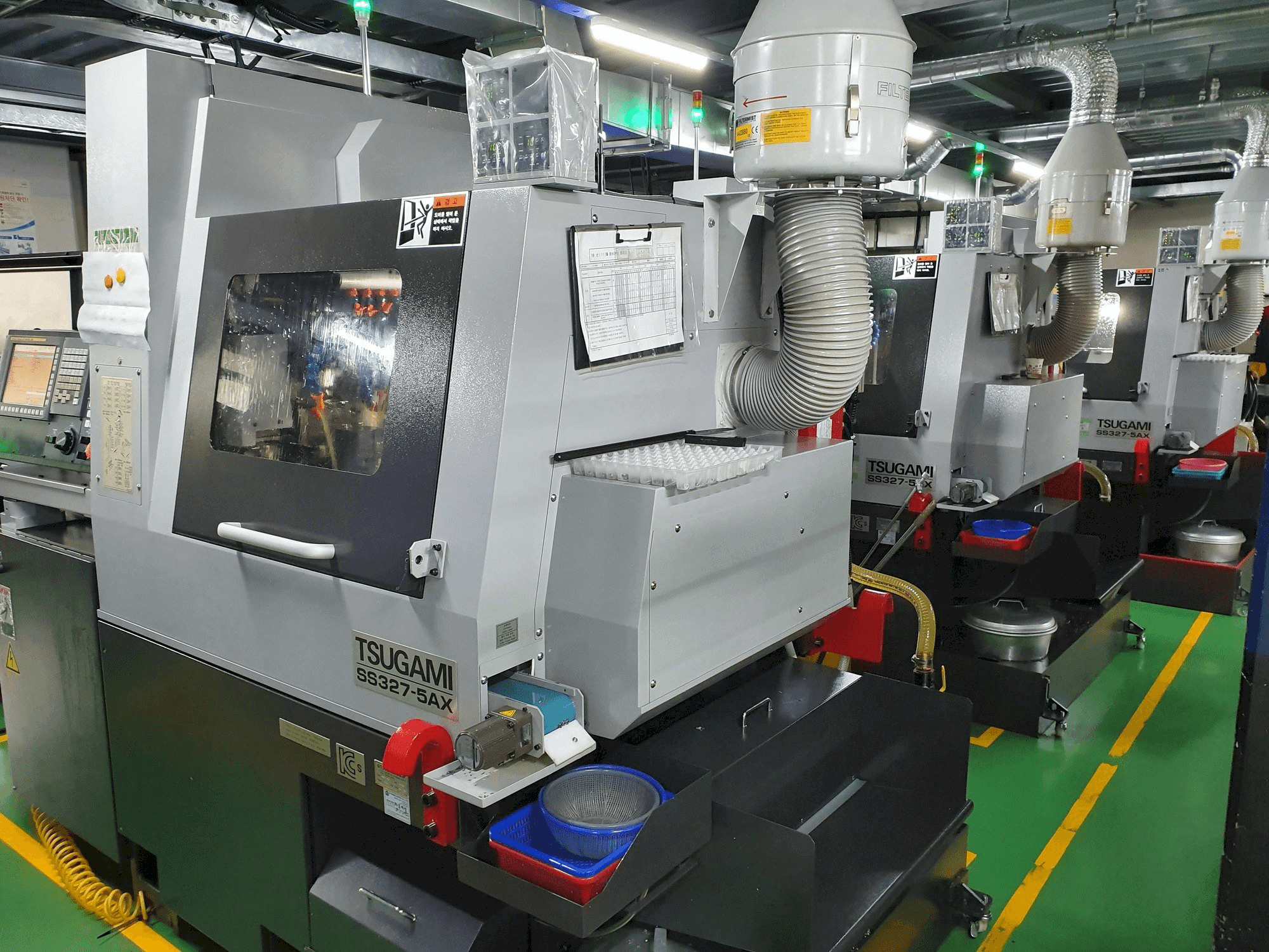 Prikaz stroja TSUGAMI SS327-5AX sprijeda