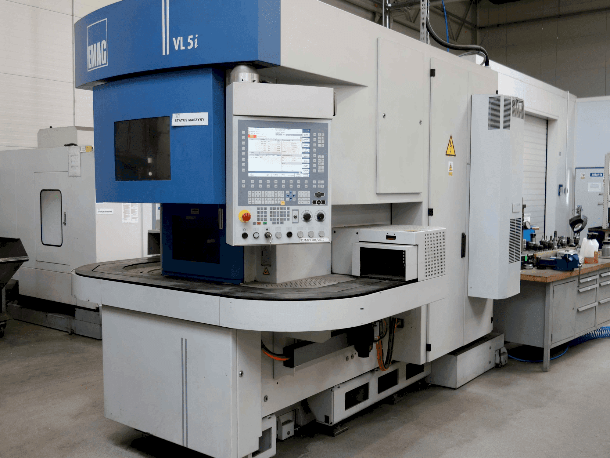 Prikaz desne strane stroja EMAG VSC 250