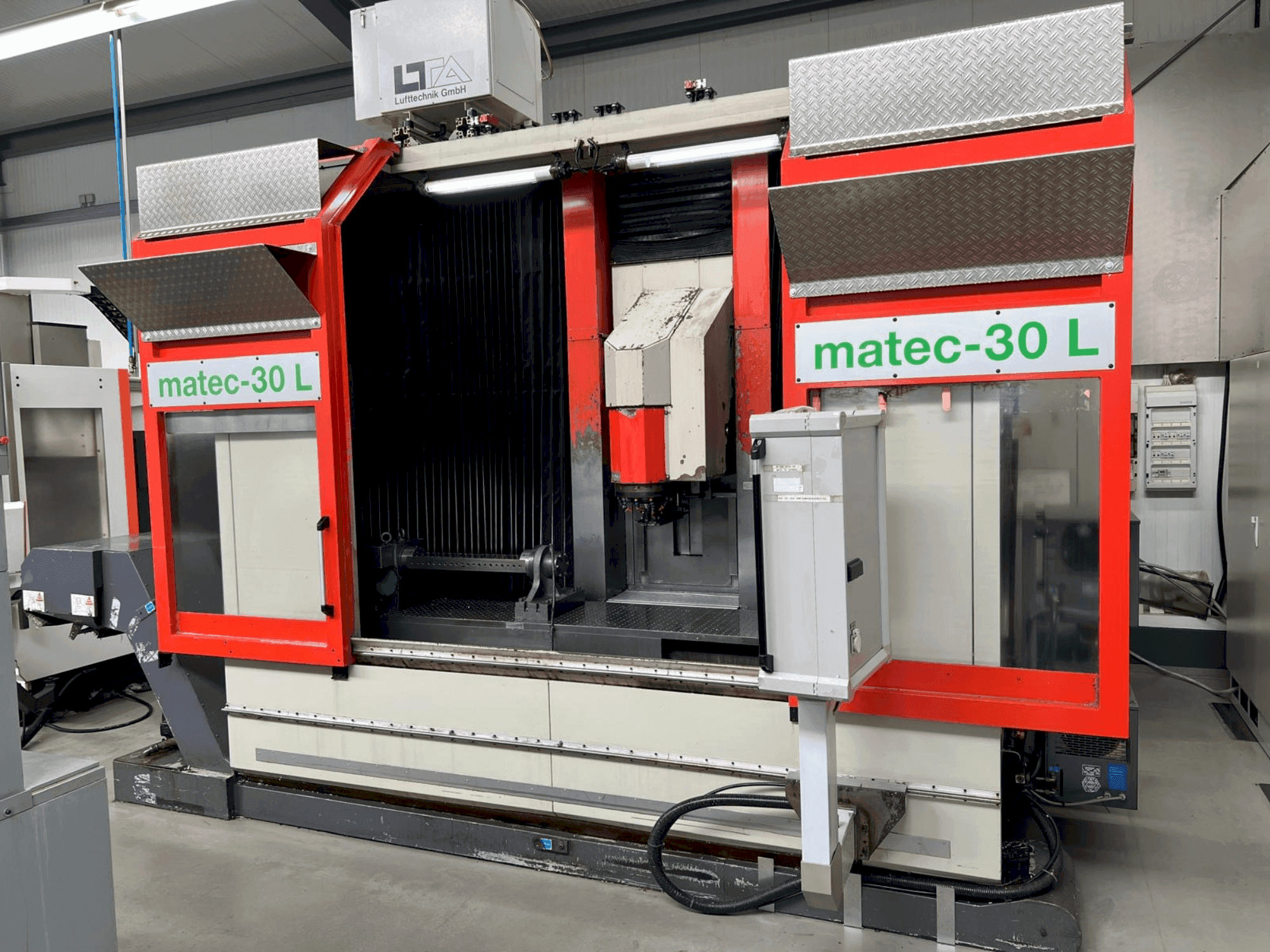 Prikaz stroja Matec 30 L sprijeda