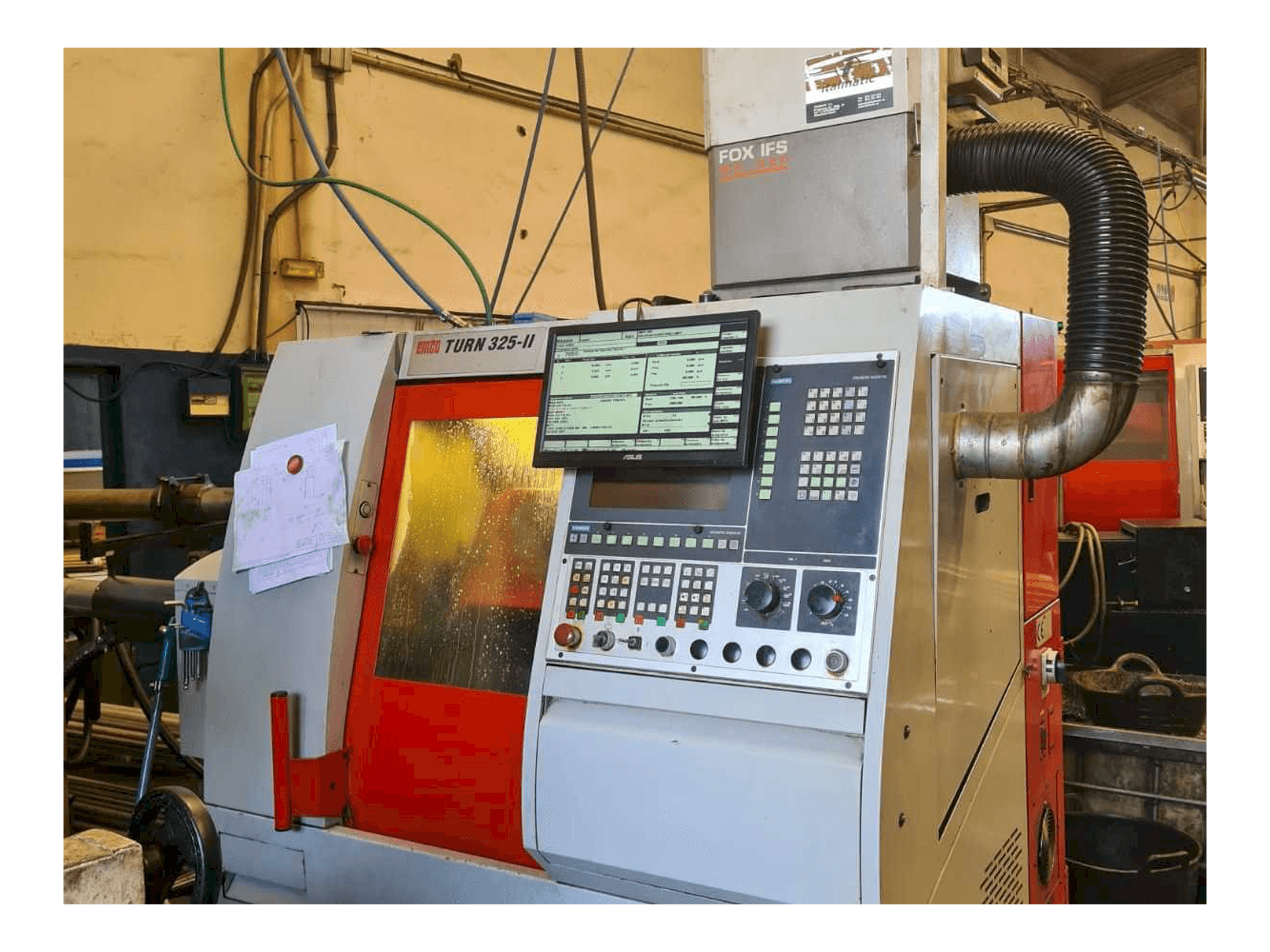 Prikaz stroja EMCO Turn 325-II sprijeda