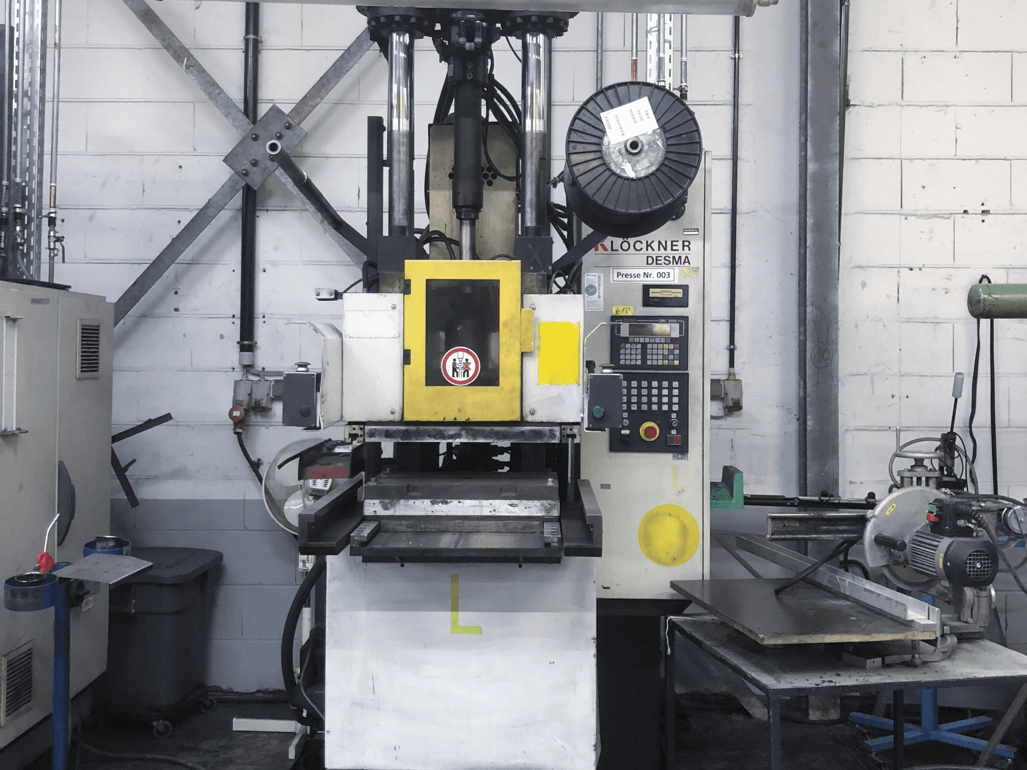 Prikaz stroja Kloeckner Desma 956.050 ZO sprijeda