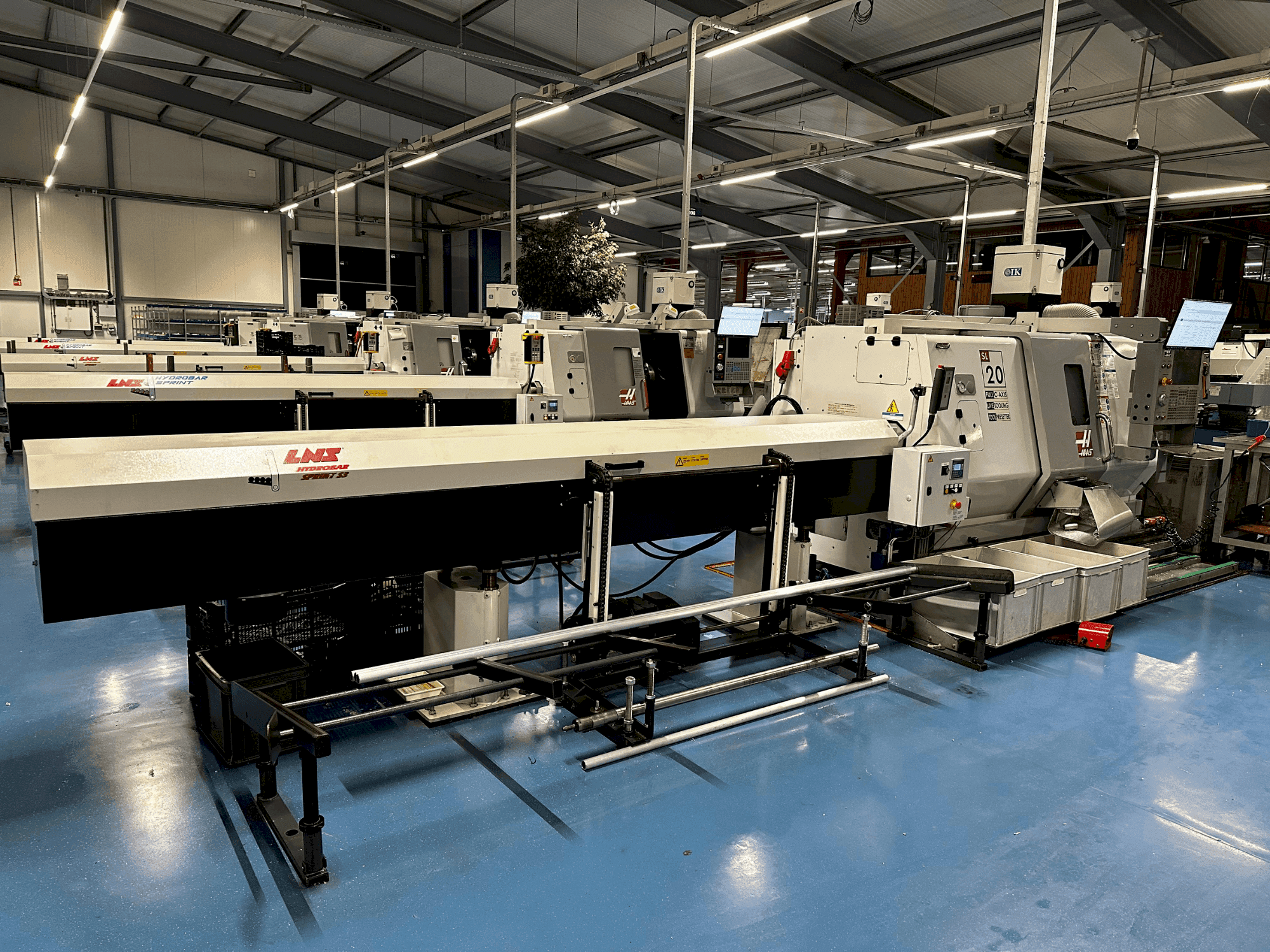 Prikaz stroja HAAS SL-20HE sprijeda