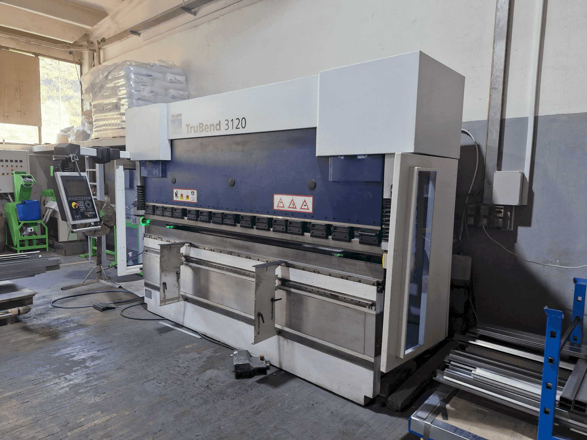 Prikaz stroja TRUMPF TruBend 3120, sprijeda