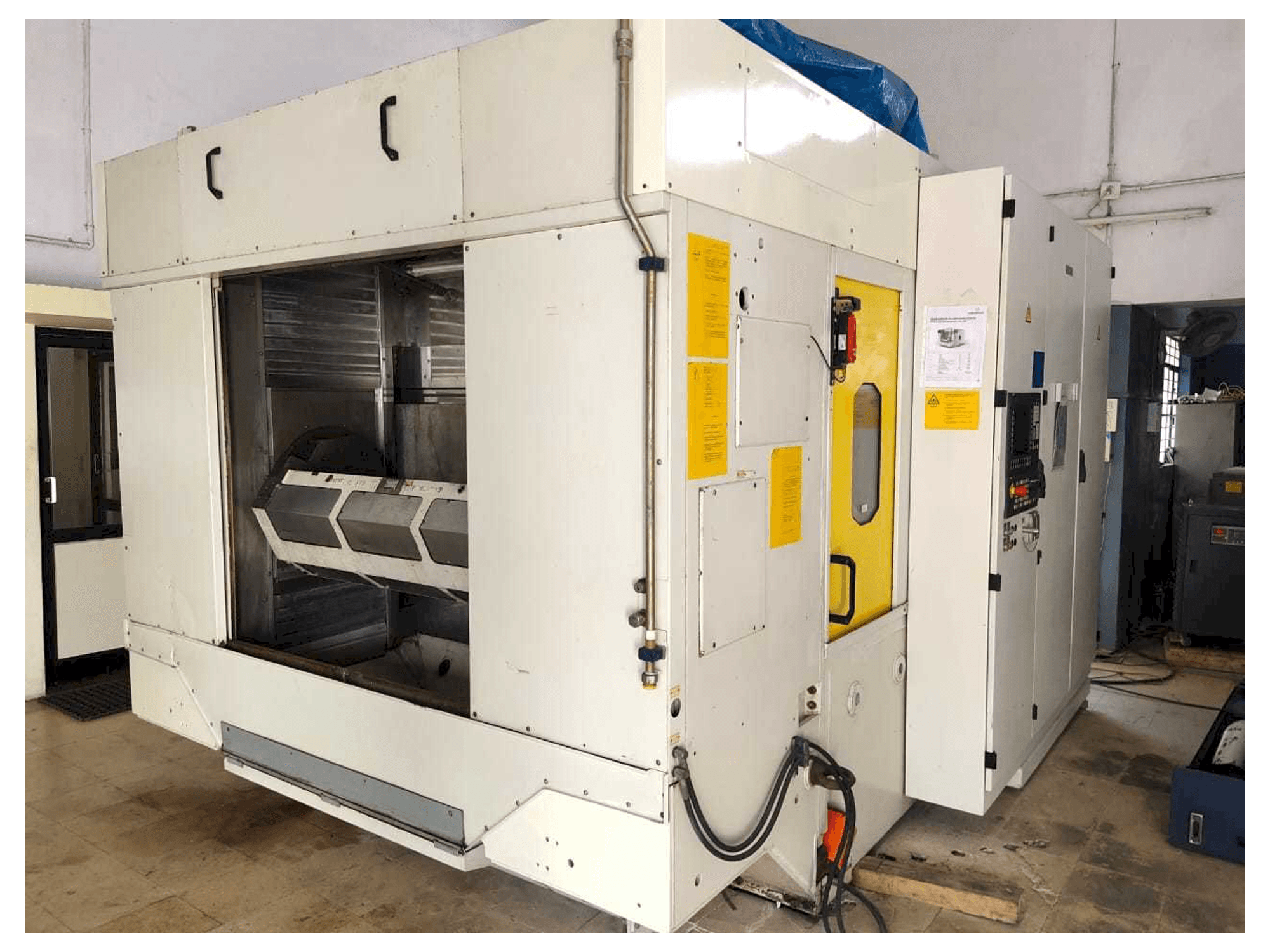 Prikaz stroja GROB G320 sprijeda