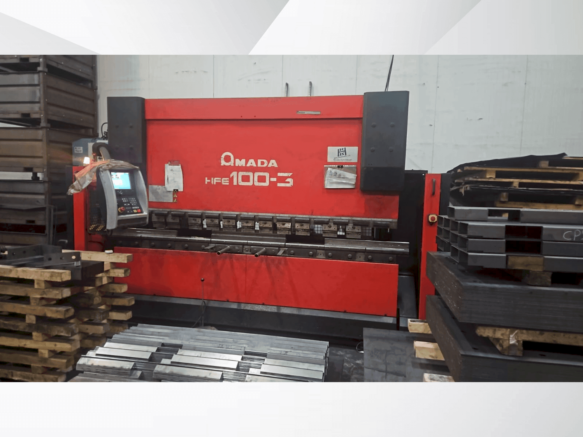 Prikaz stroja AMADA HFE 100-3 sprijeda