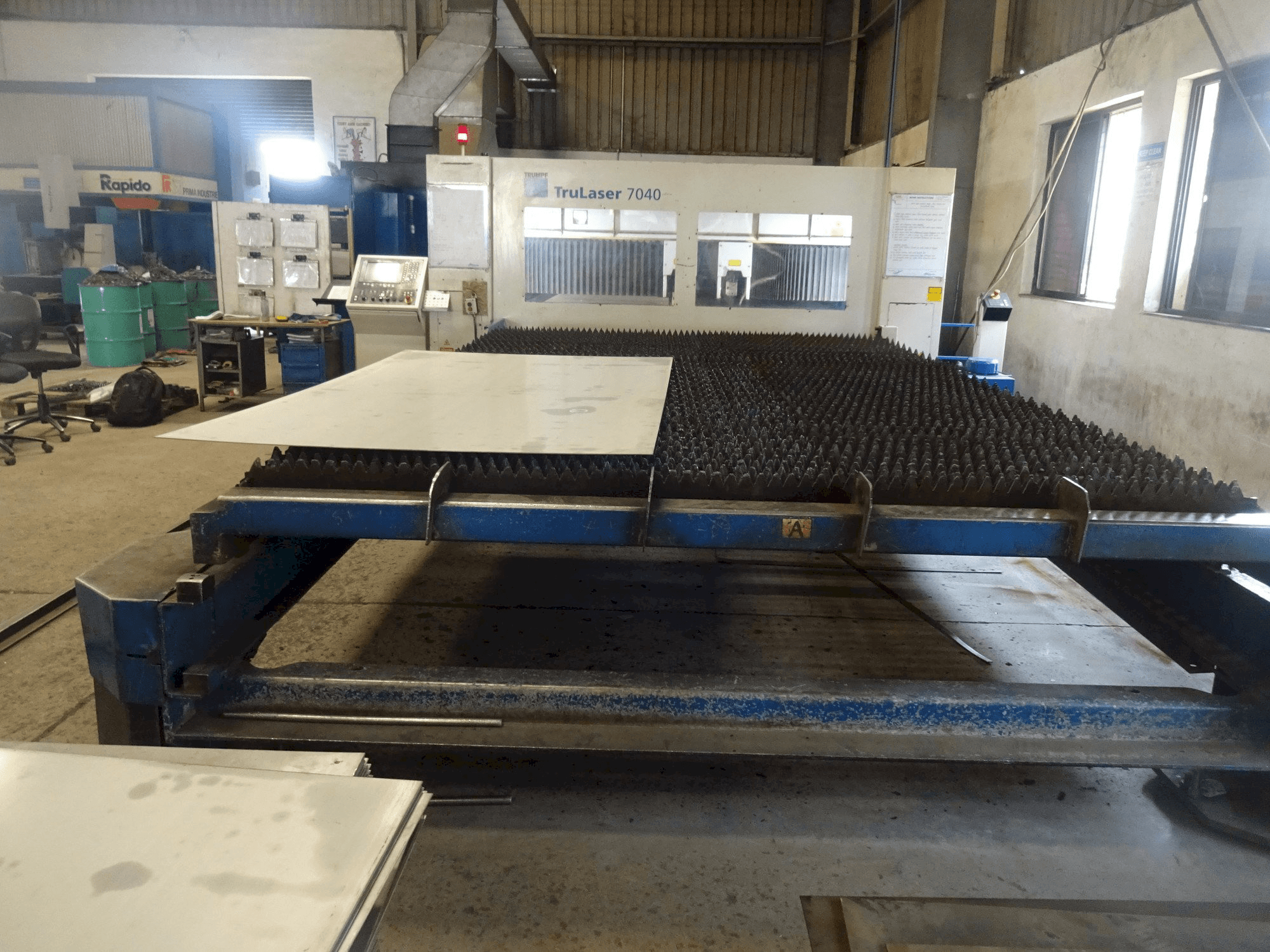 Prikaz stroja Trumpf TruLaser 7040 sprijeda