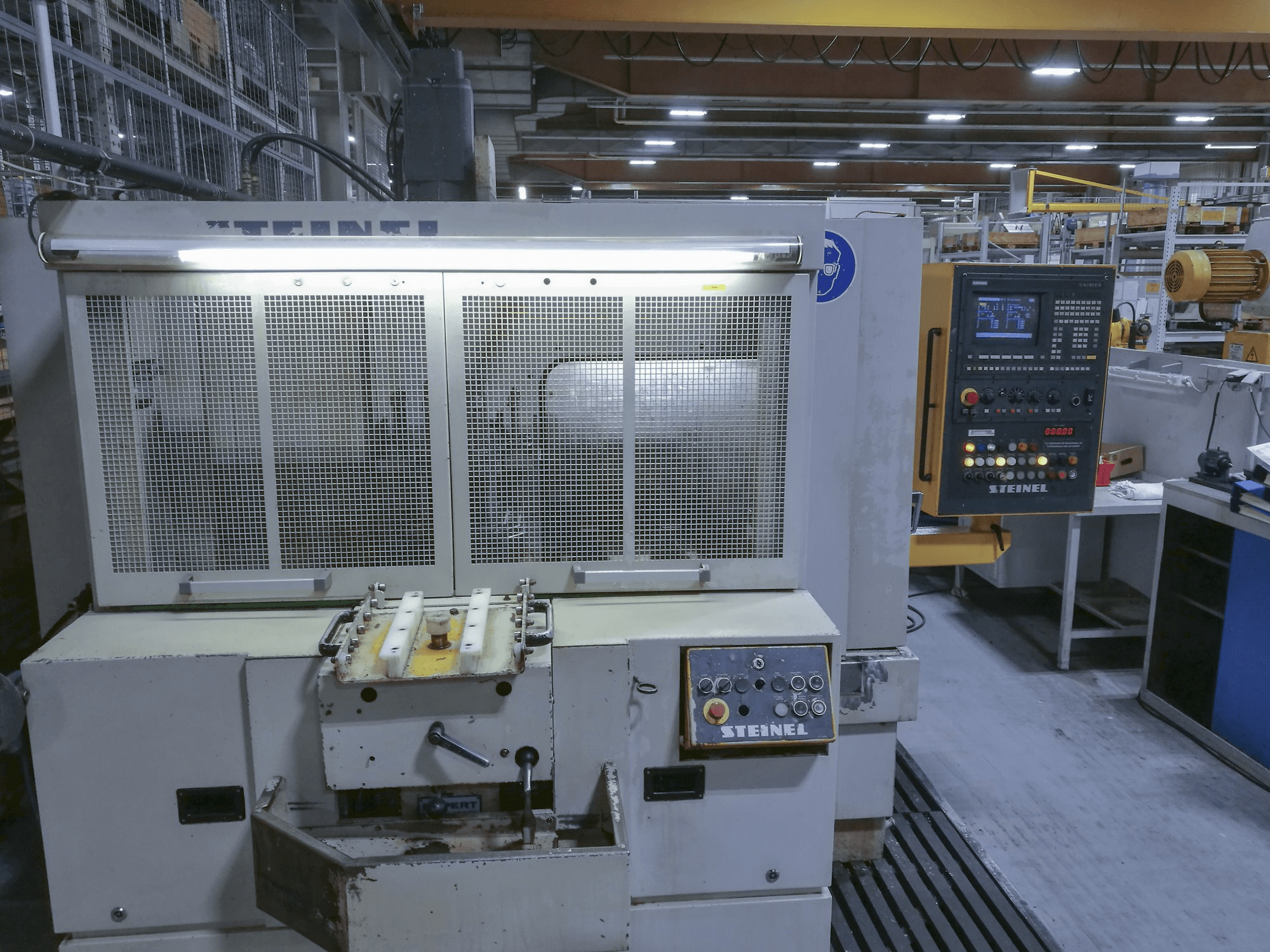 Prikaz stroja STEINEL BZ 20 sprijeda