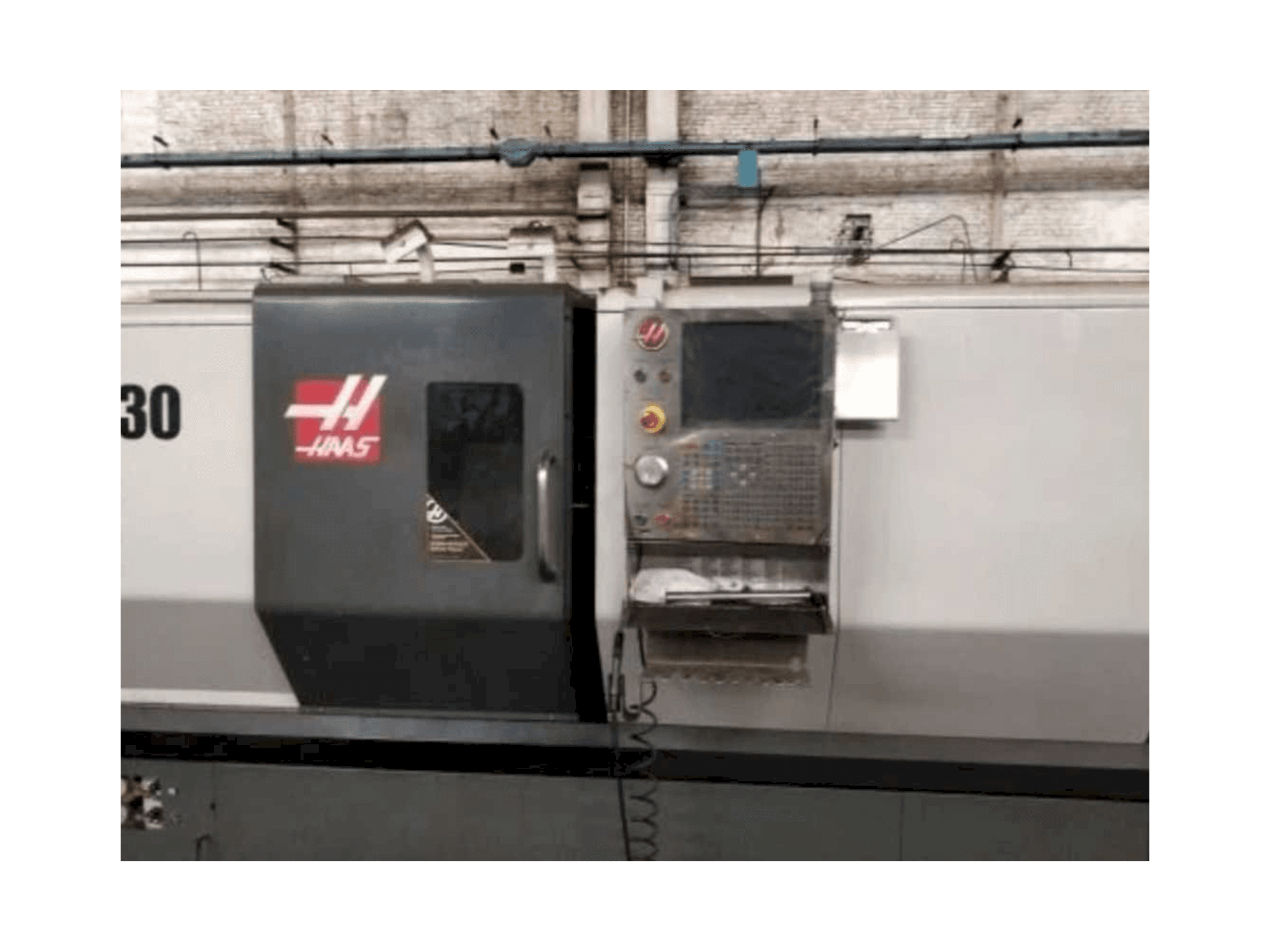 Prikaz stroja HAAS ST-30 sprijeda