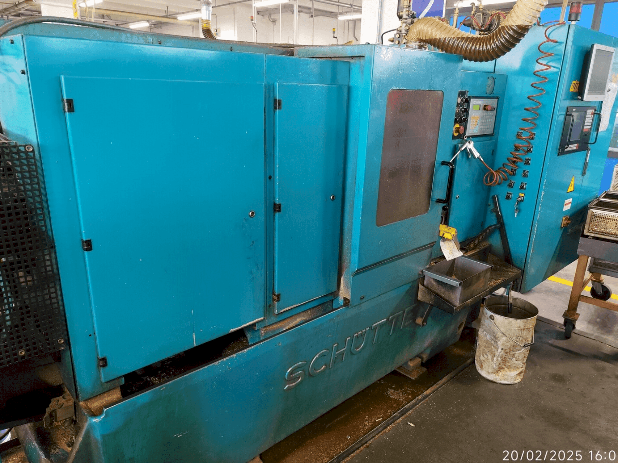 Prikaz stroja Schütte SE16 sprijeda