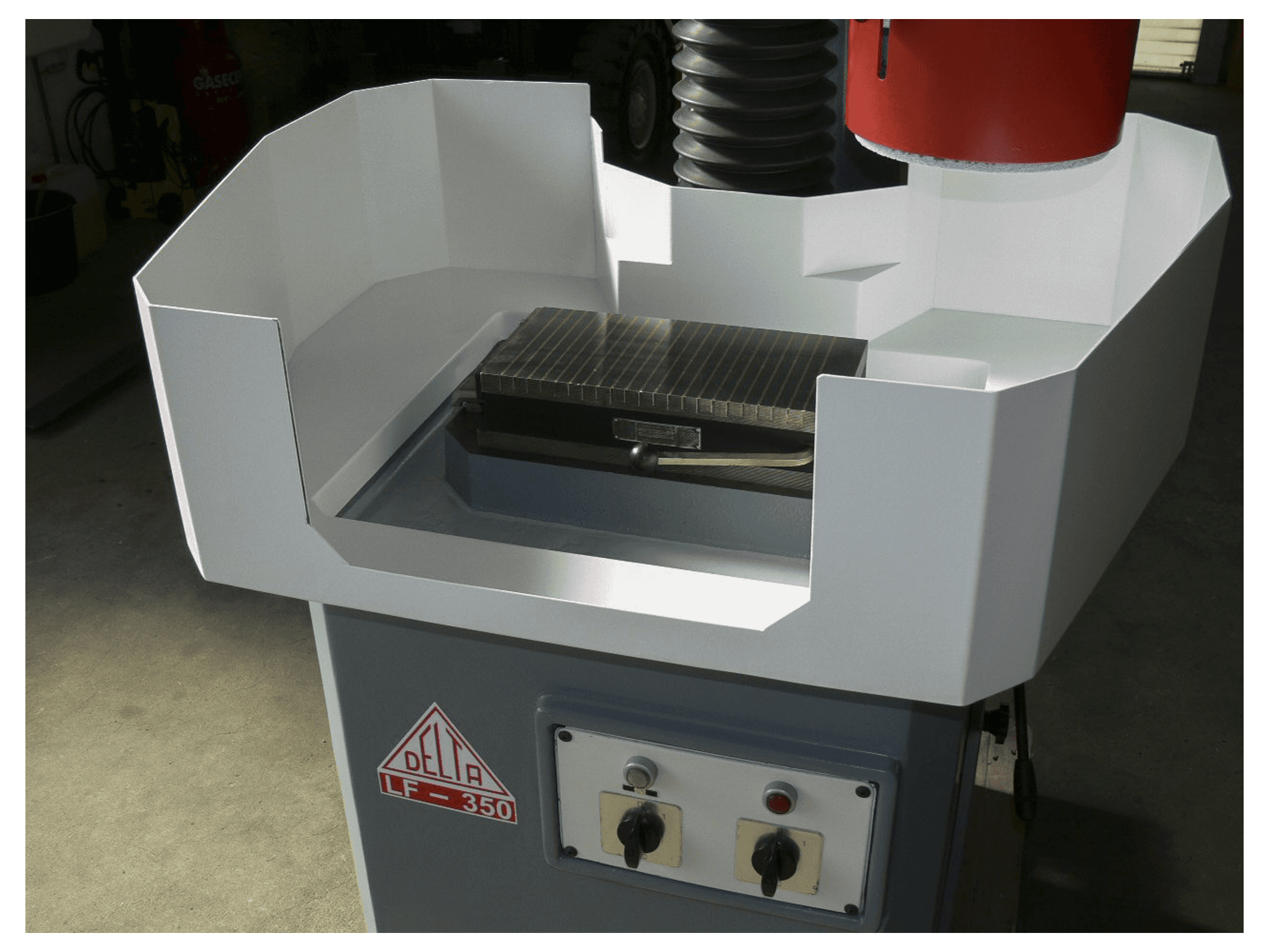 Prikaz stroja DELTA LF-350 sprijeda