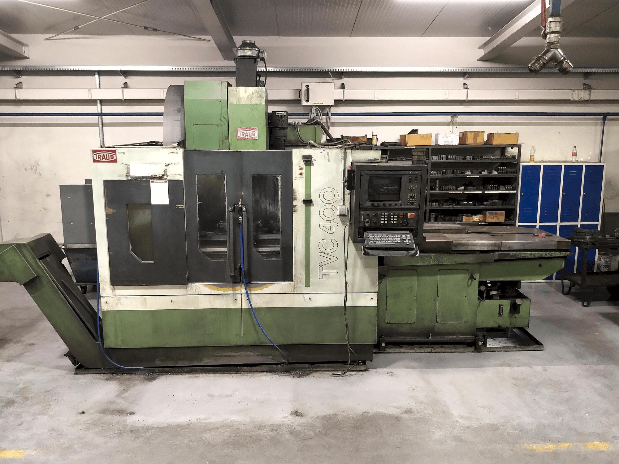 Prikaz stroja TRAUB TVC 400 P sprijeda