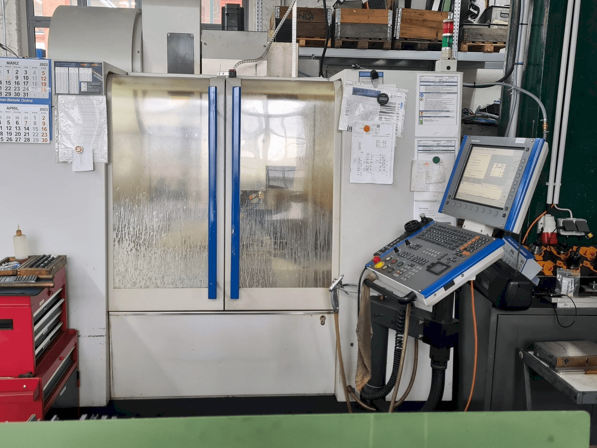 Prikaz stroja MIKRON VCE600 Pro sprijeda