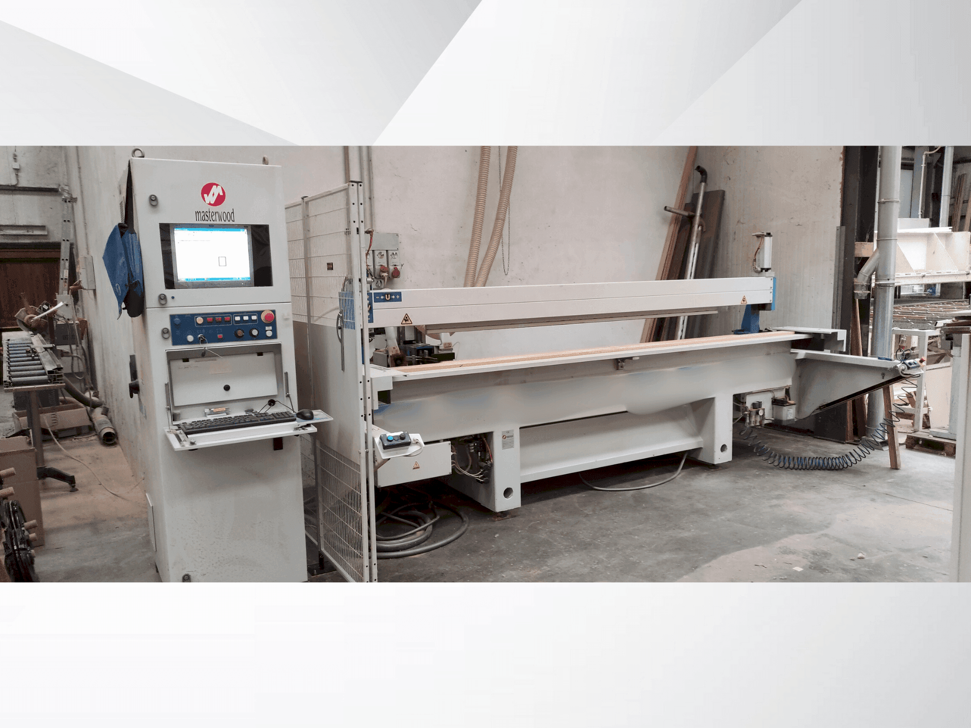 Prikaz stroja MASTERWOOD OM B1 CN3KF sprijeda