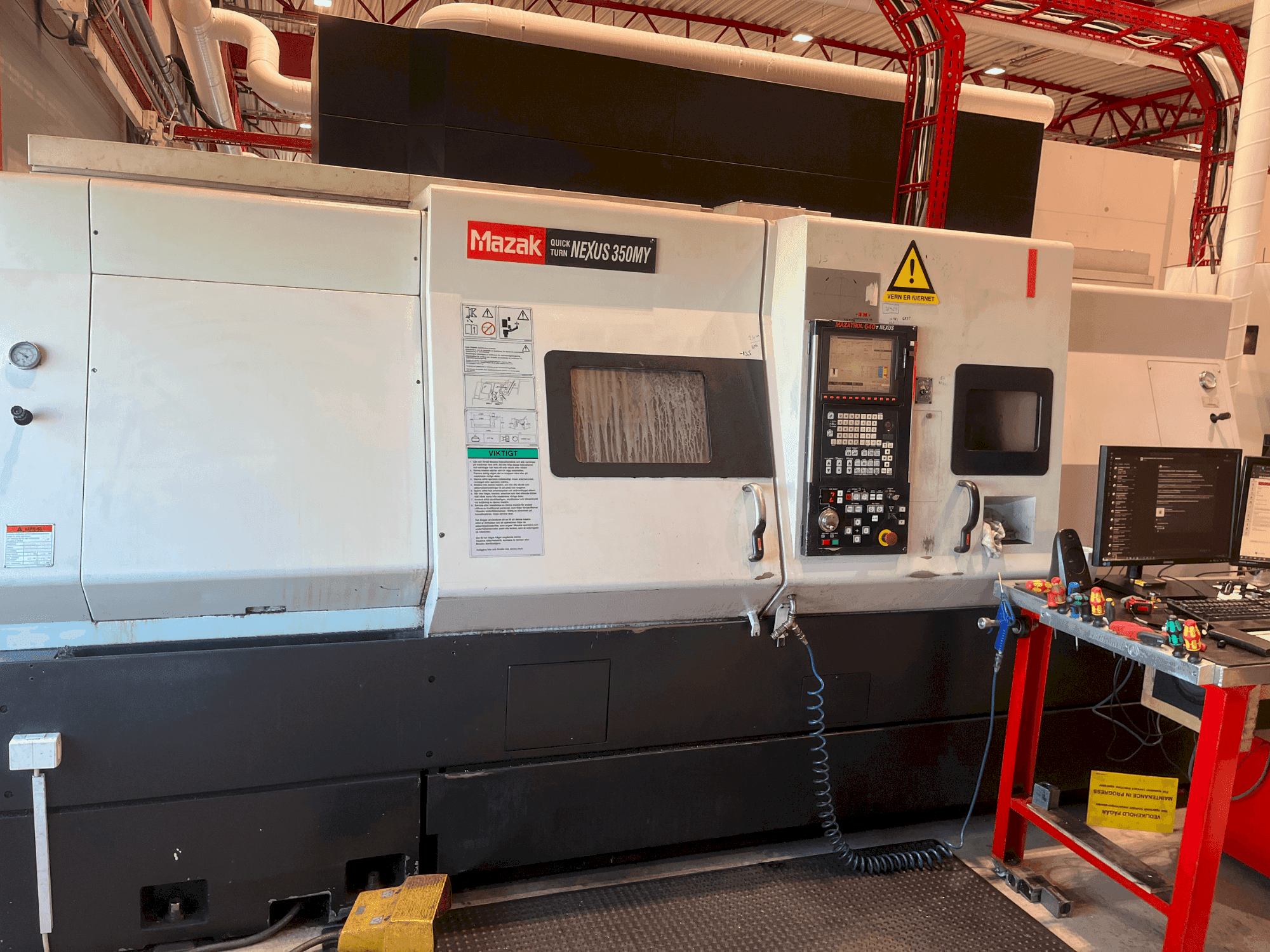Prikaz stroja Mazak QT Nexus 350 MY sprijeda