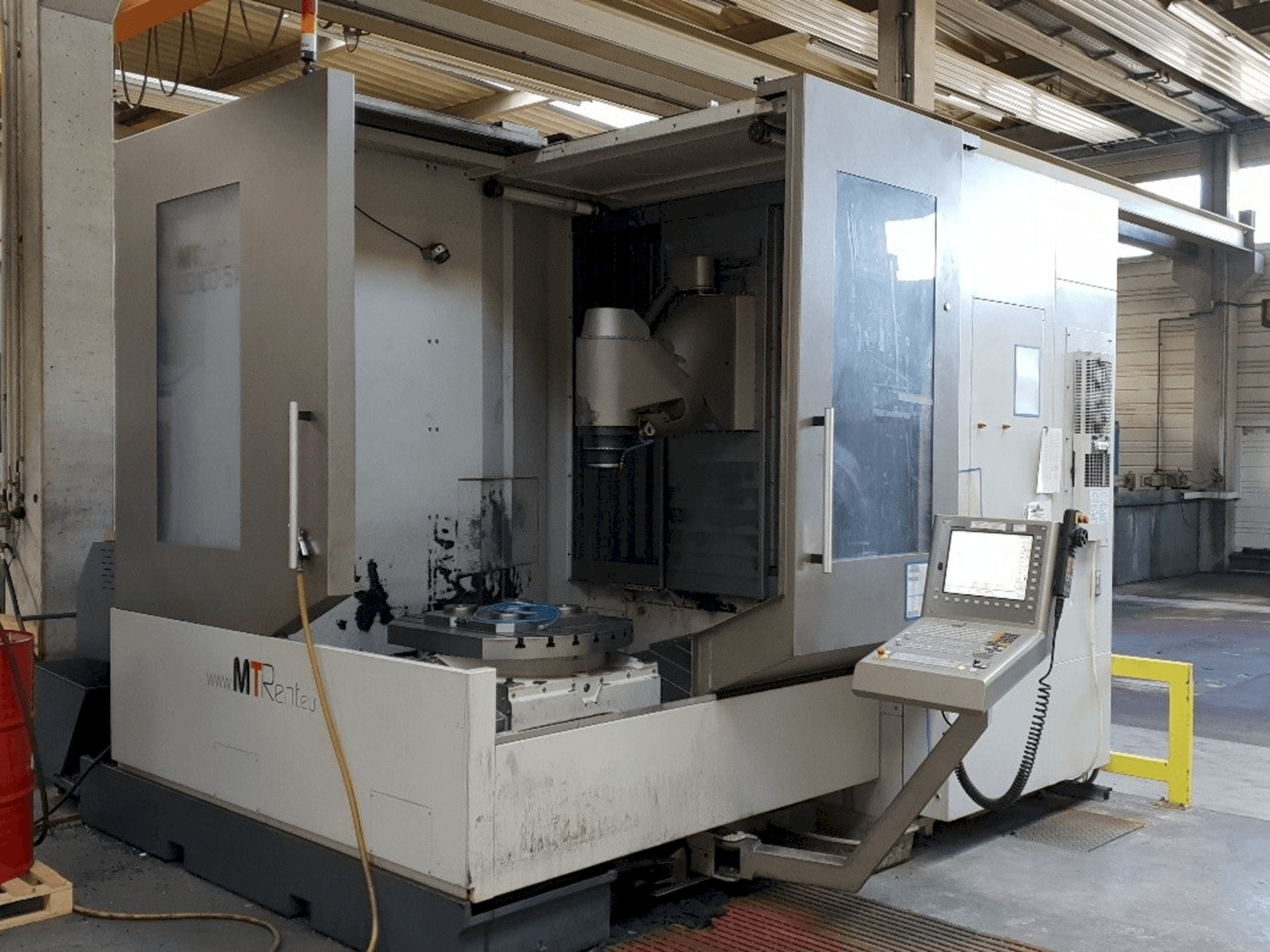 Prikaz stroja MTcut UD100H-5ASi sprijeda