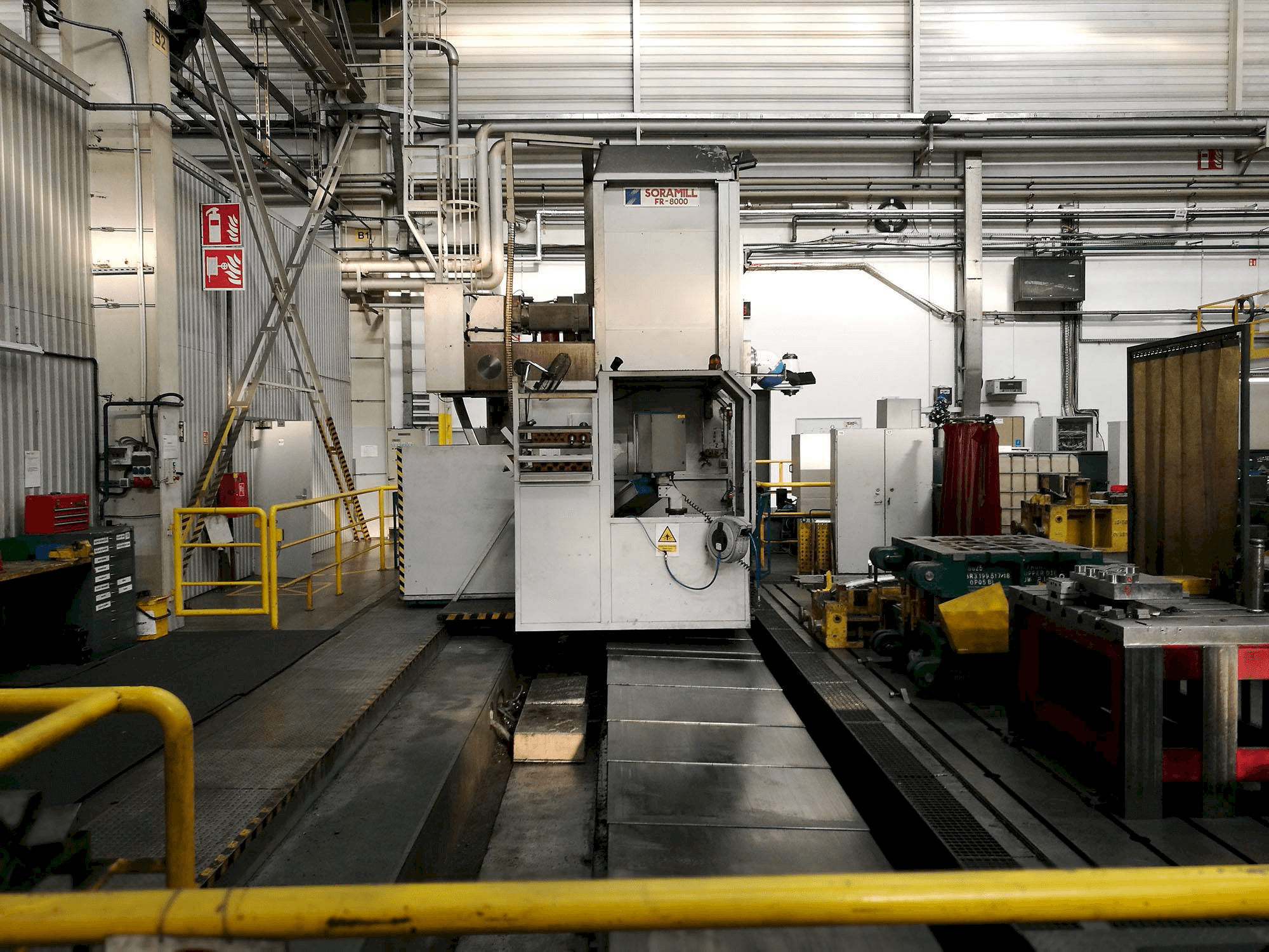 Prikaz stroja Soraluce FR-8000 sprijeda