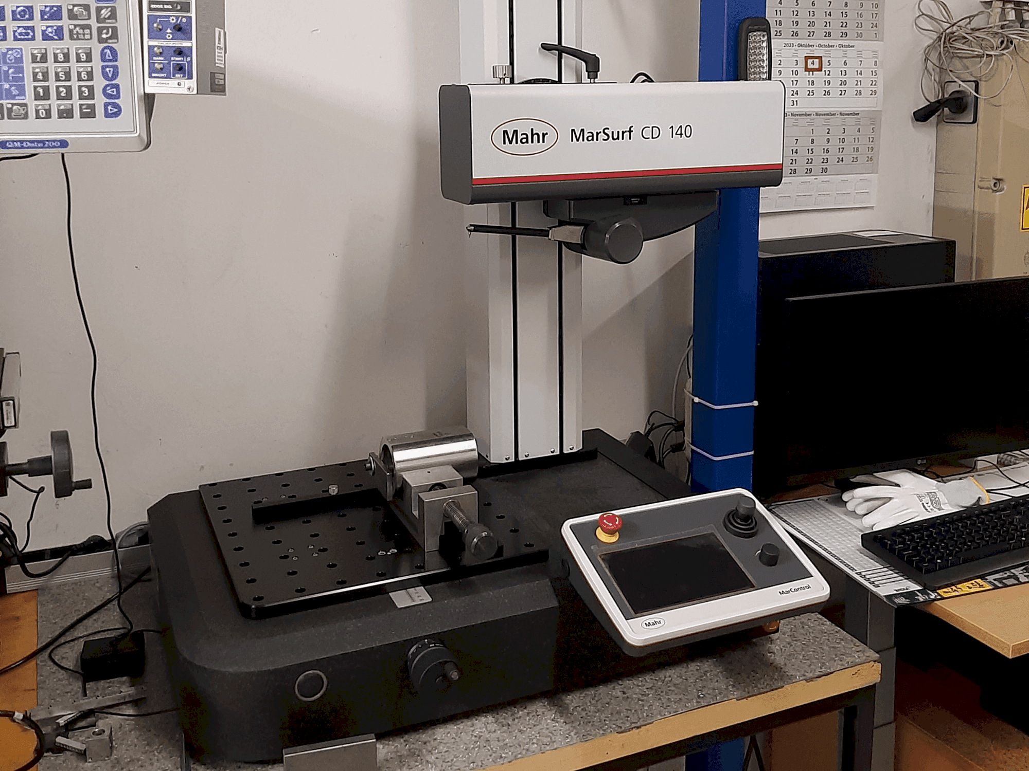 Prikaz stroja MAHR MarSurf CD 140 sprijeda