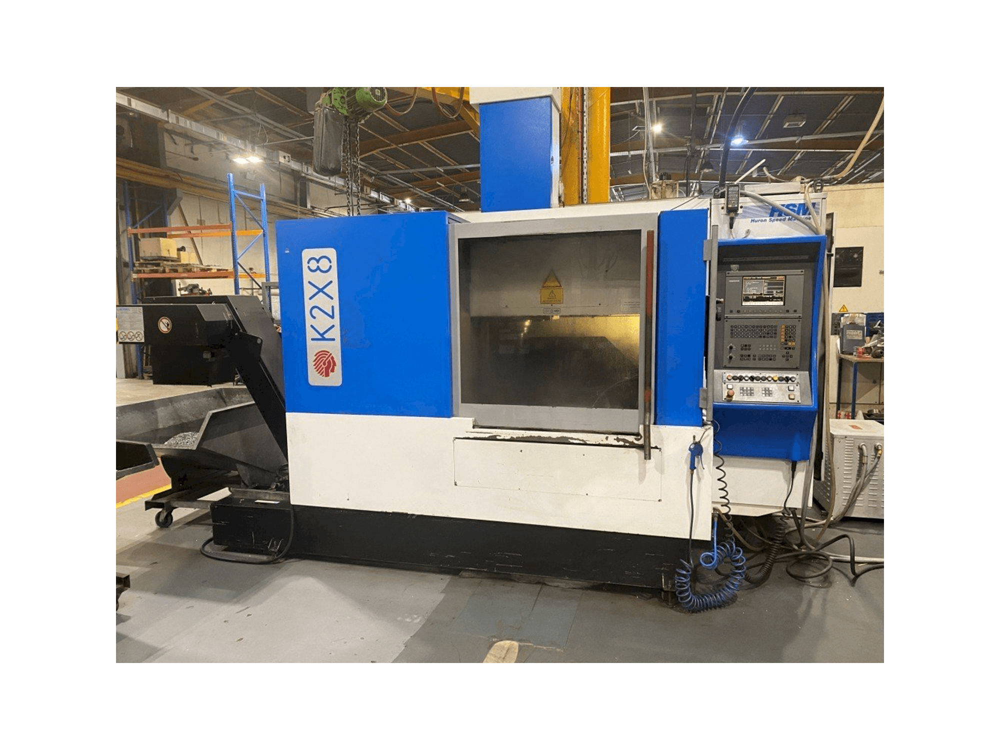 Prikaz stroja Huron K2X8 sprijeda