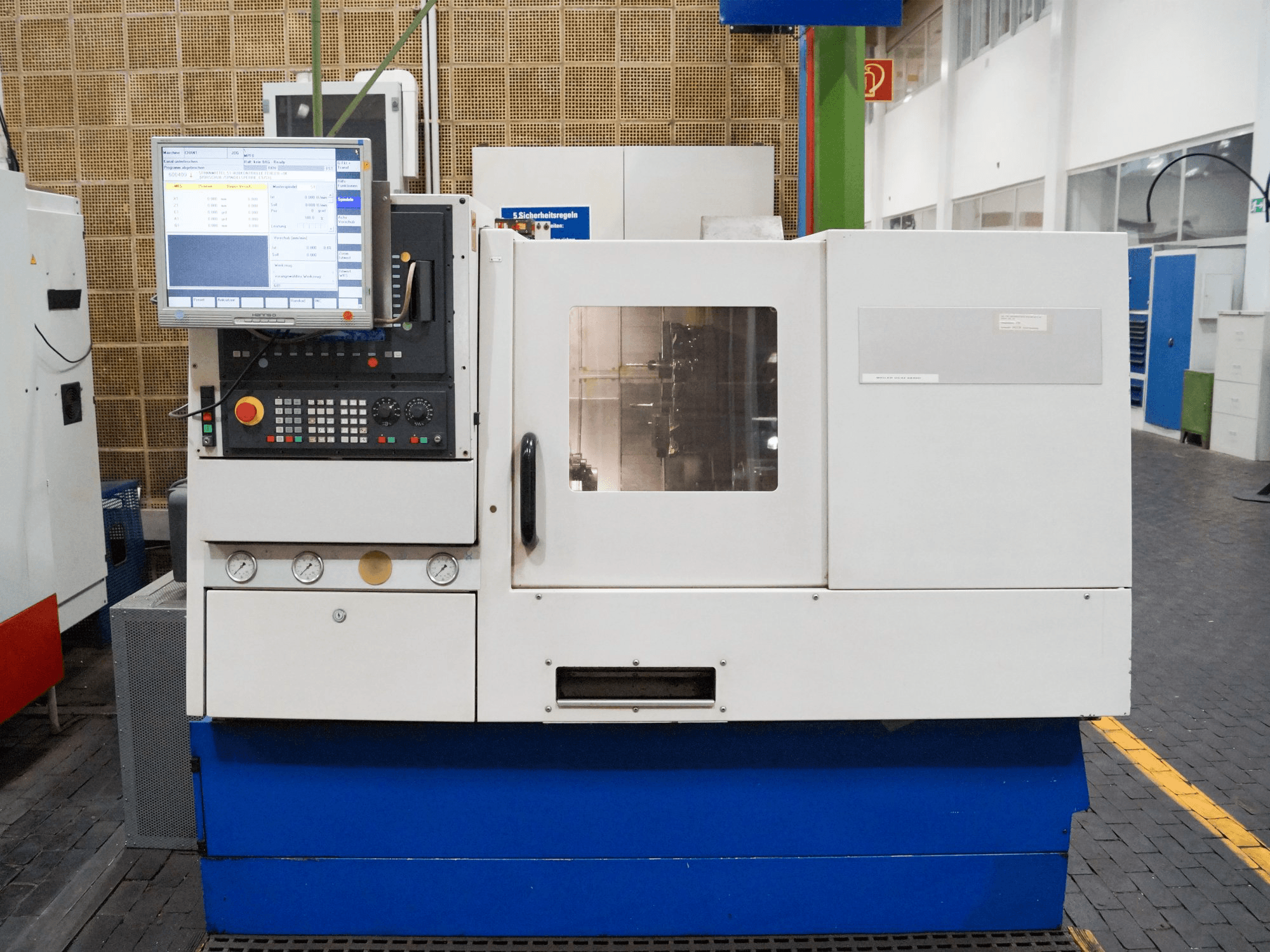 Prikaz stroja Weiler DZ 42 CNC sprijeda