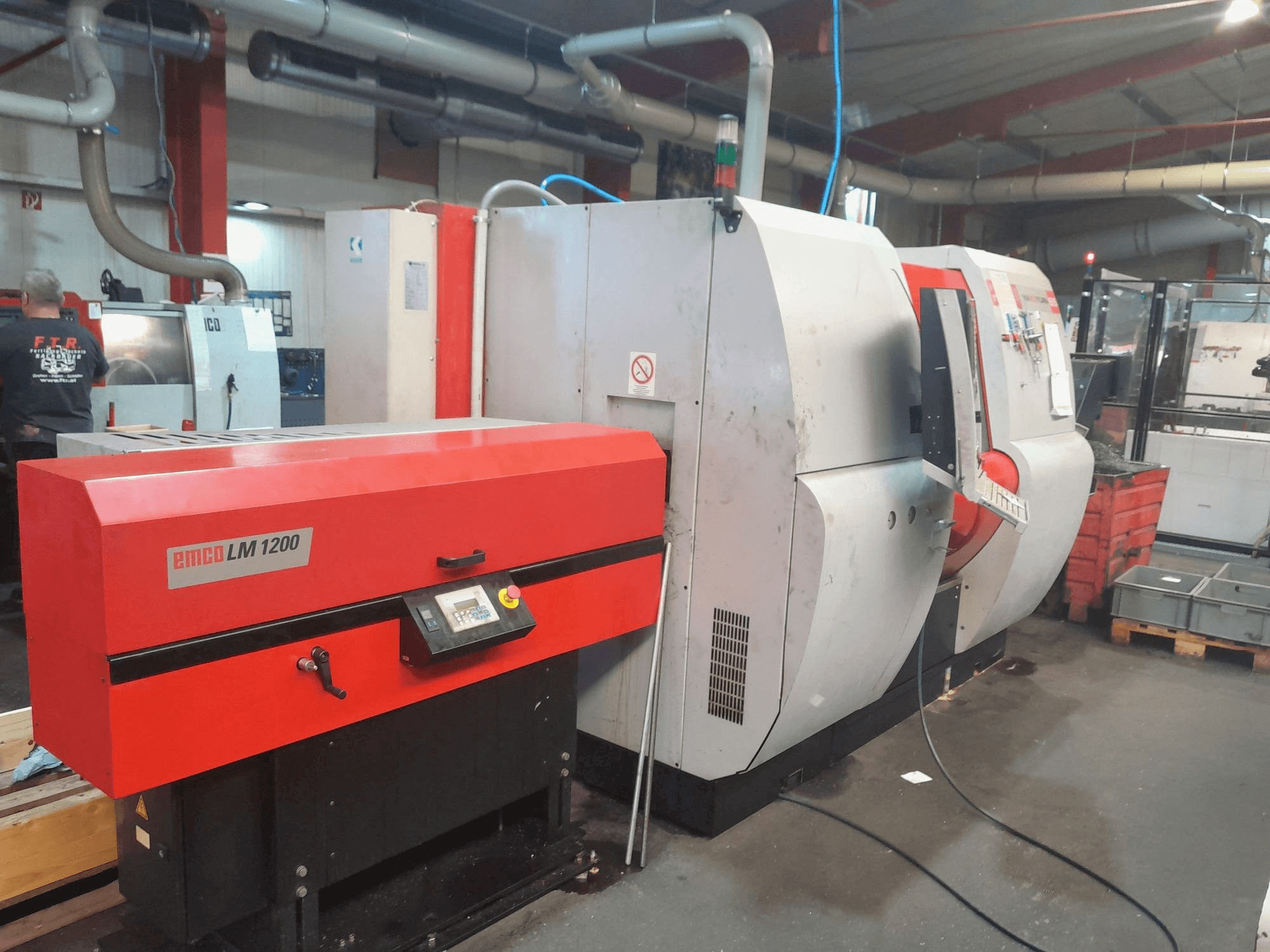 Prikaz stroja EMCO MAX Turn 65 sprijeda