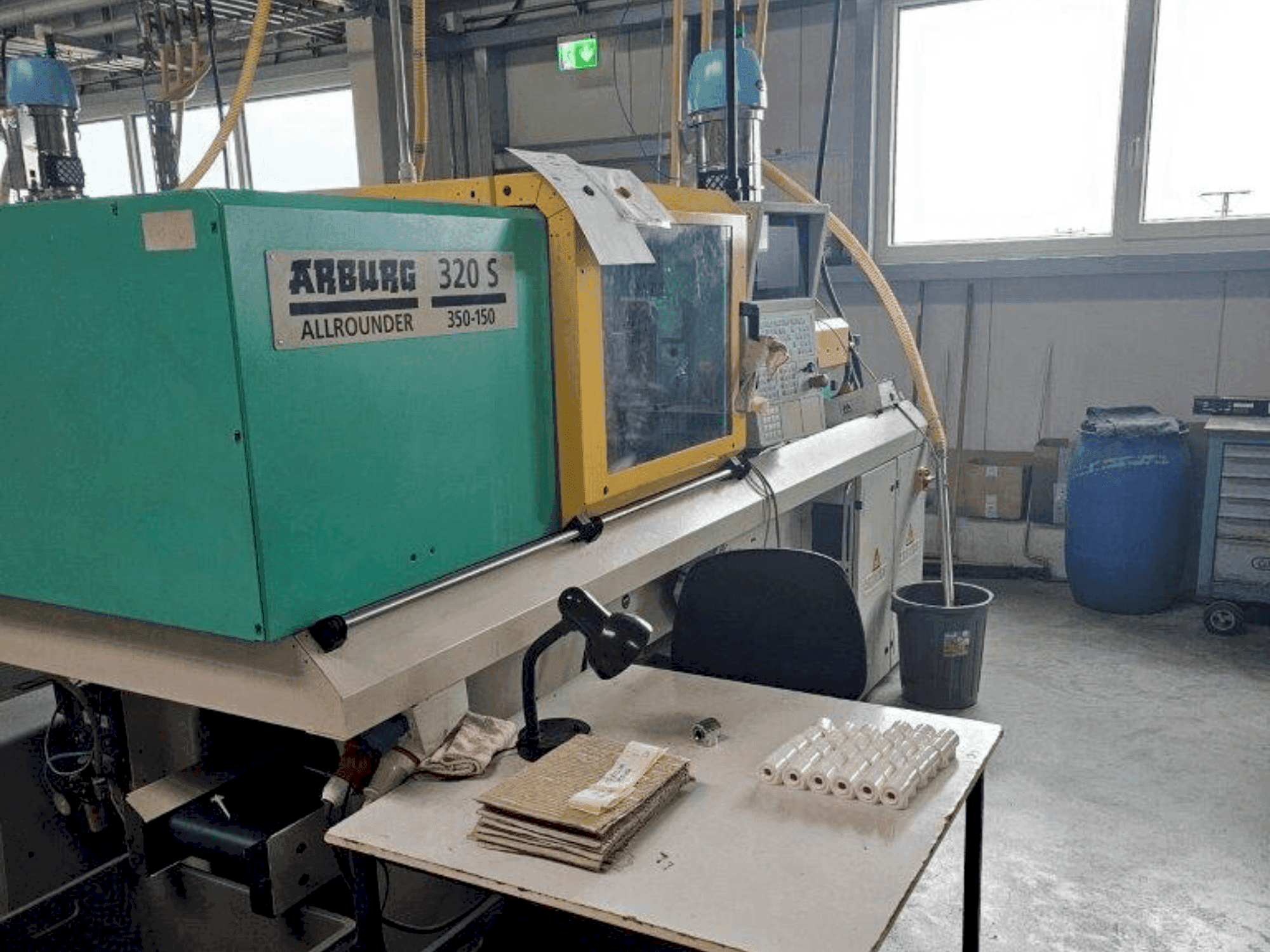 Prikaz stroja Arburg 320 S 350-150 sprijeda