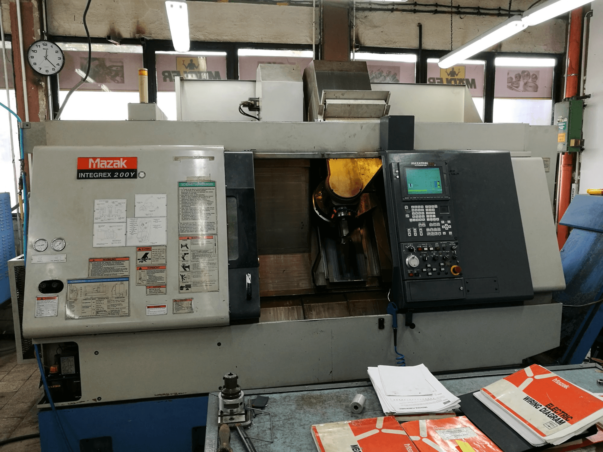 Prikaz stroja Mazak INTEGREX 200Y sprijeda