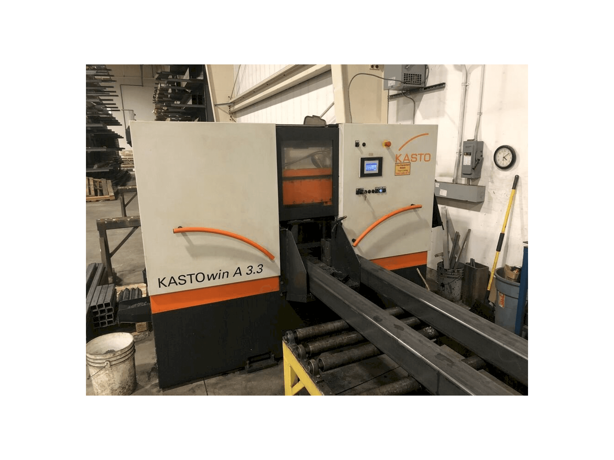 Prikaz stroja KASTO win A 3.3 sprijeda