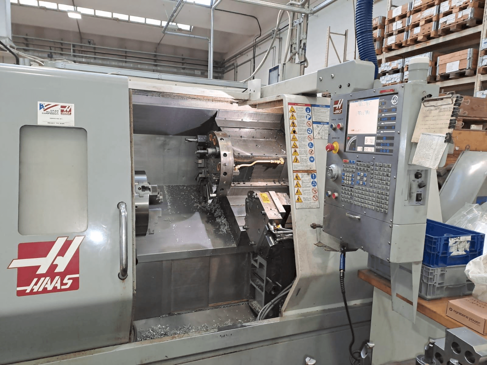 Prikaz stroja HAAS SL30 sprijeda