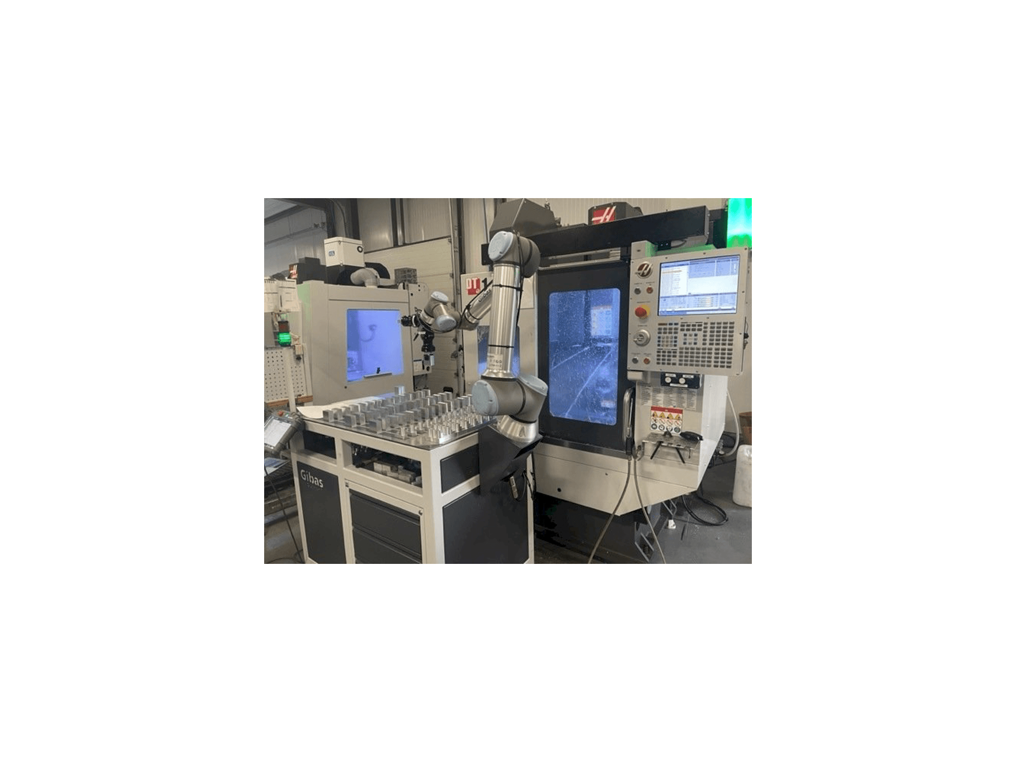 Prikaz stroja HAAS DT-1 sprijeda