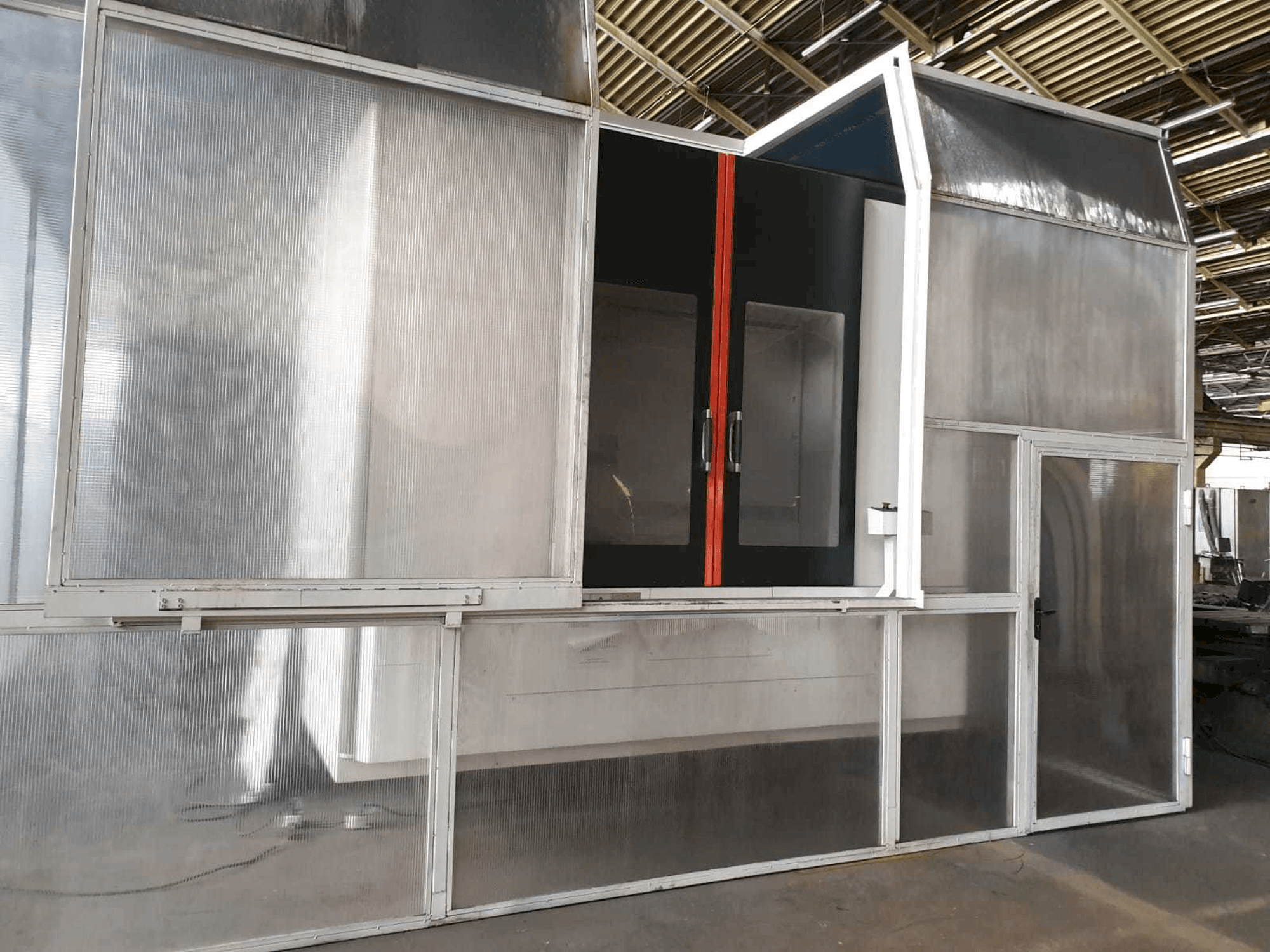 Prikaz stroja Mazak HCN 8800-II Nexus sprijeda