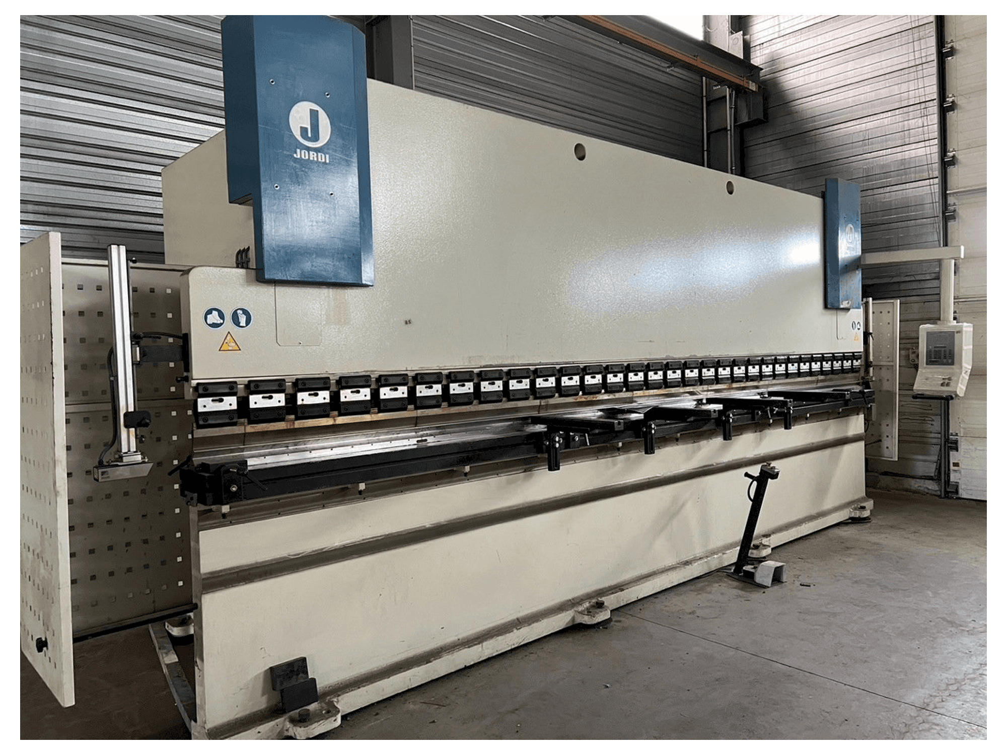 Prikaz stroja JORDI PH 6225 sprijeda