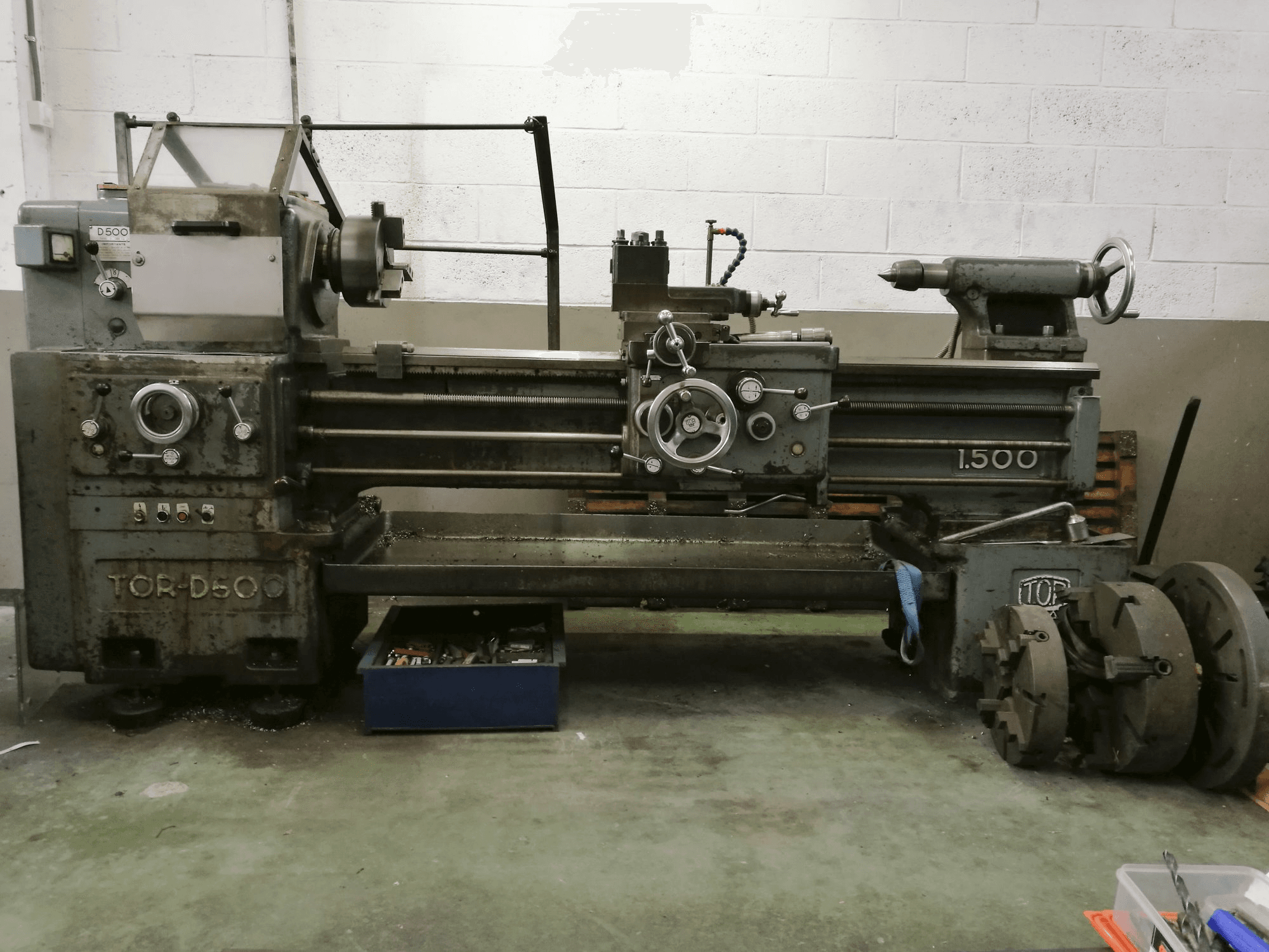 Prikaz stroja TOR D-500 sprijeda
