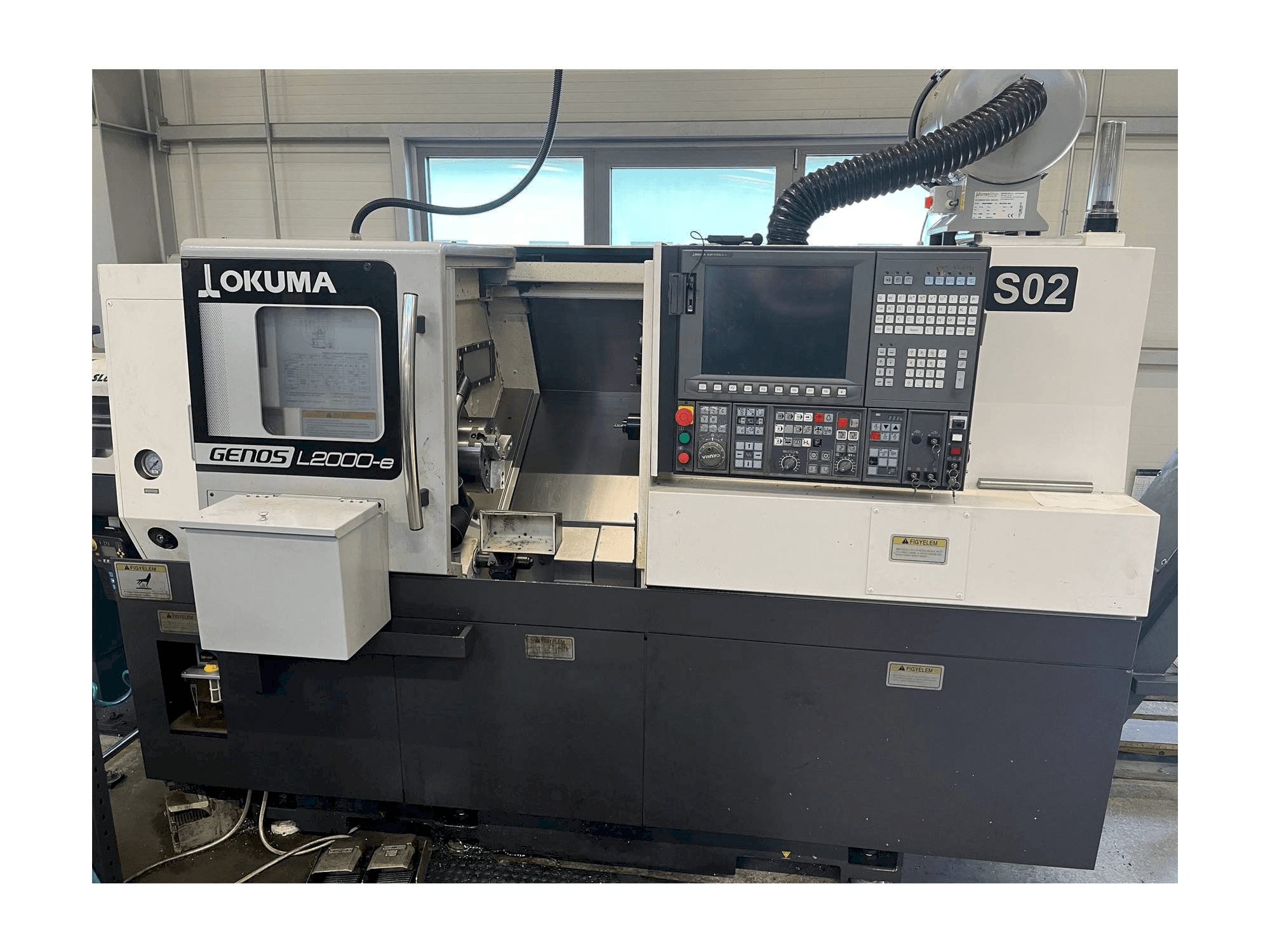 Prikaz stroja Okuma GENOS L200 sprijeda