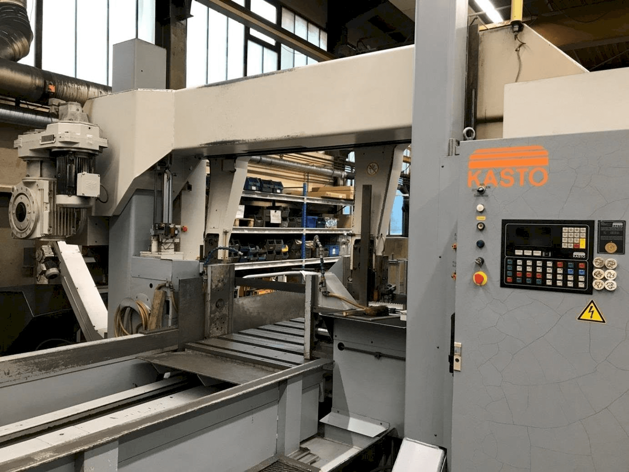 Prikaz stroja KASTO HBA 1060/1260AU sprijeda
