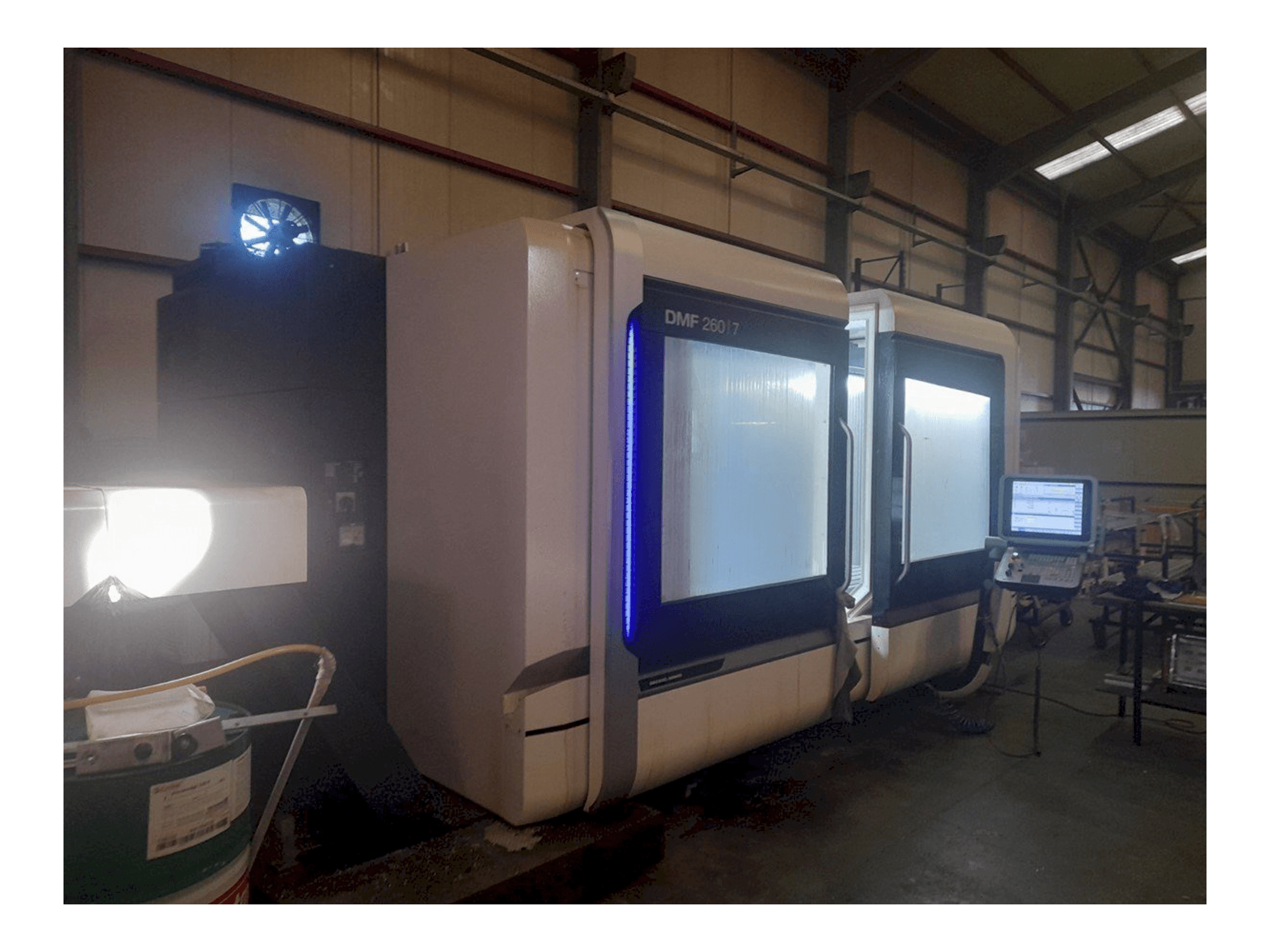 Prikaz stroja DMG MORI DMF 260-7 sprijeda