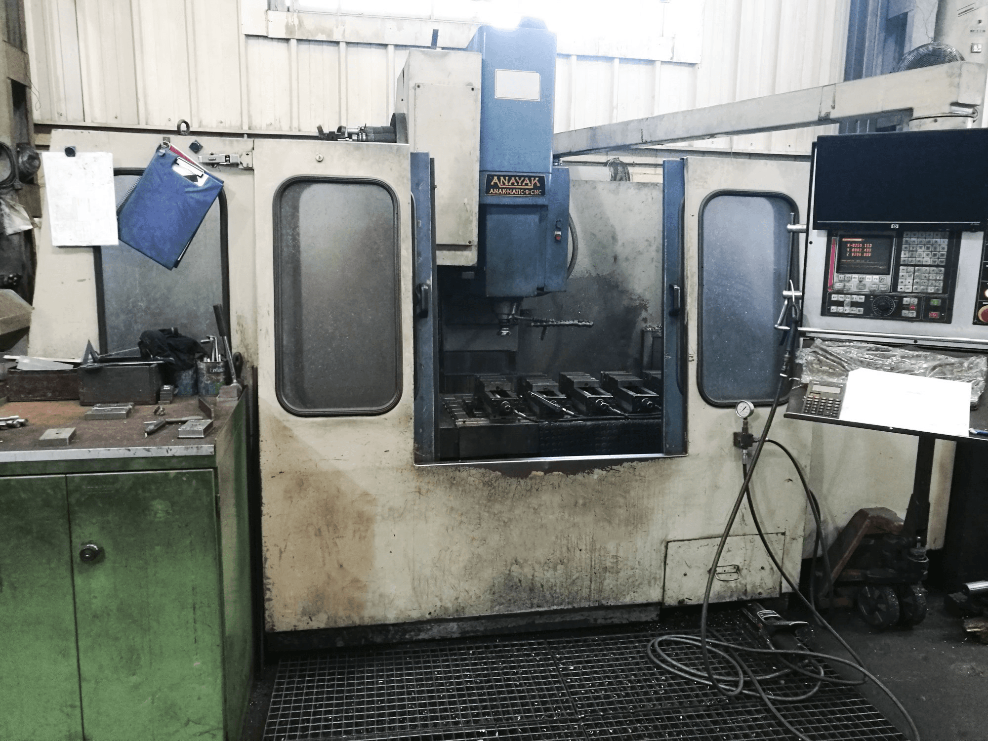 Prikaz stroja ANAYAK ANAK MATIC-9 CNC sprijeda