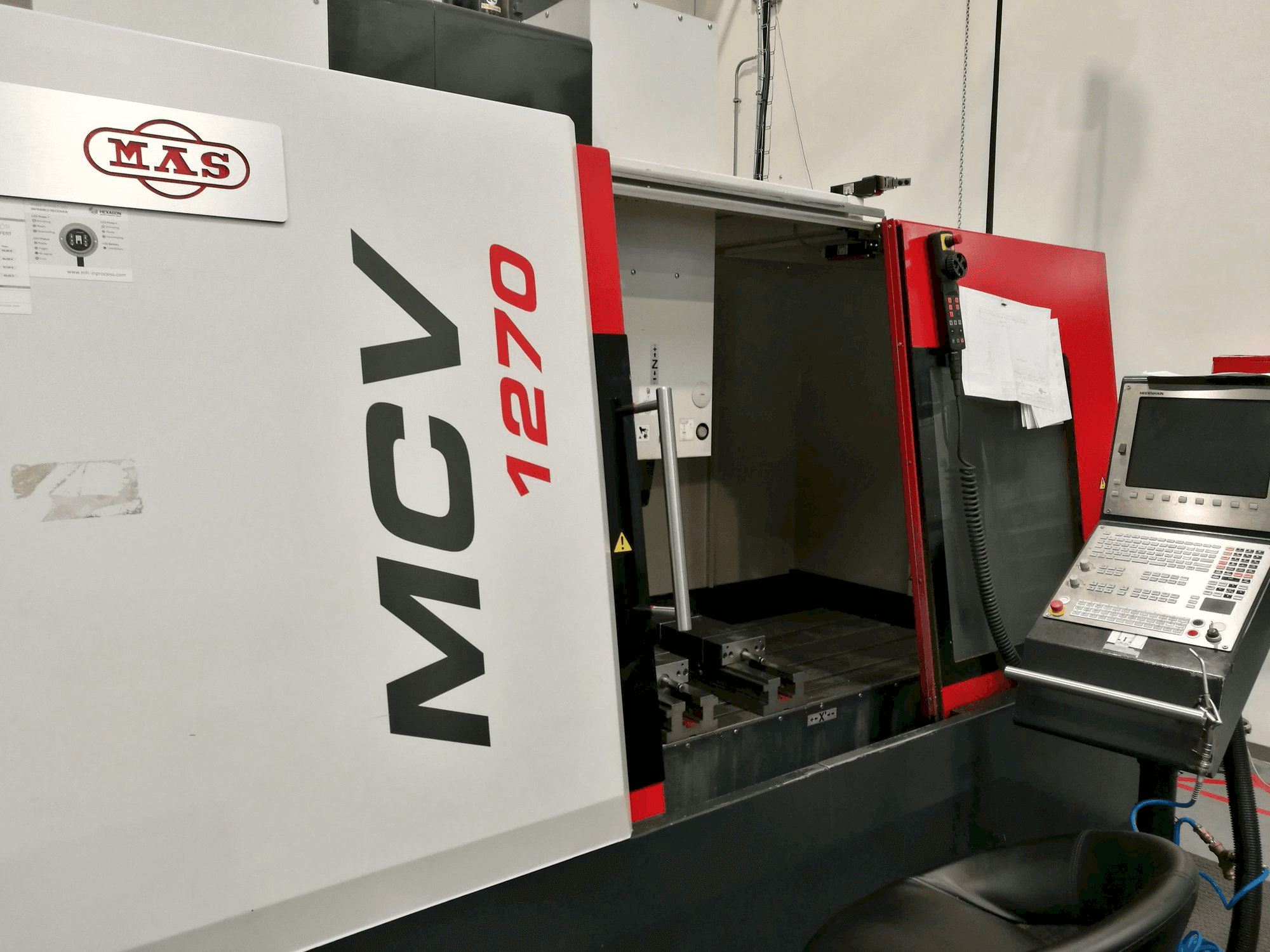 Prikaz stroja KOVOSVIT MAS MCV 1270 sprijeda