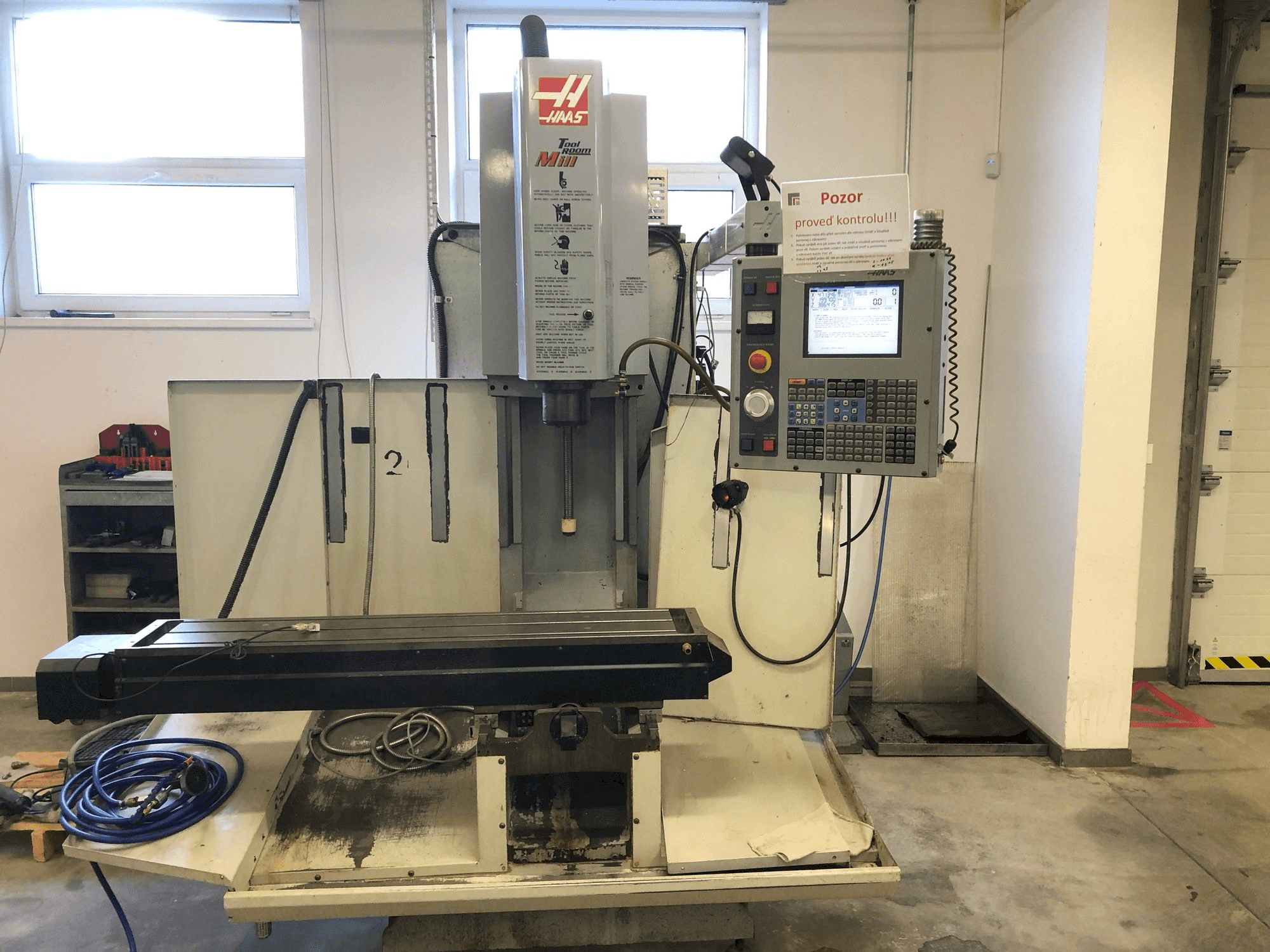 Prikaz stroja HAAS TM-2HE sprijeda