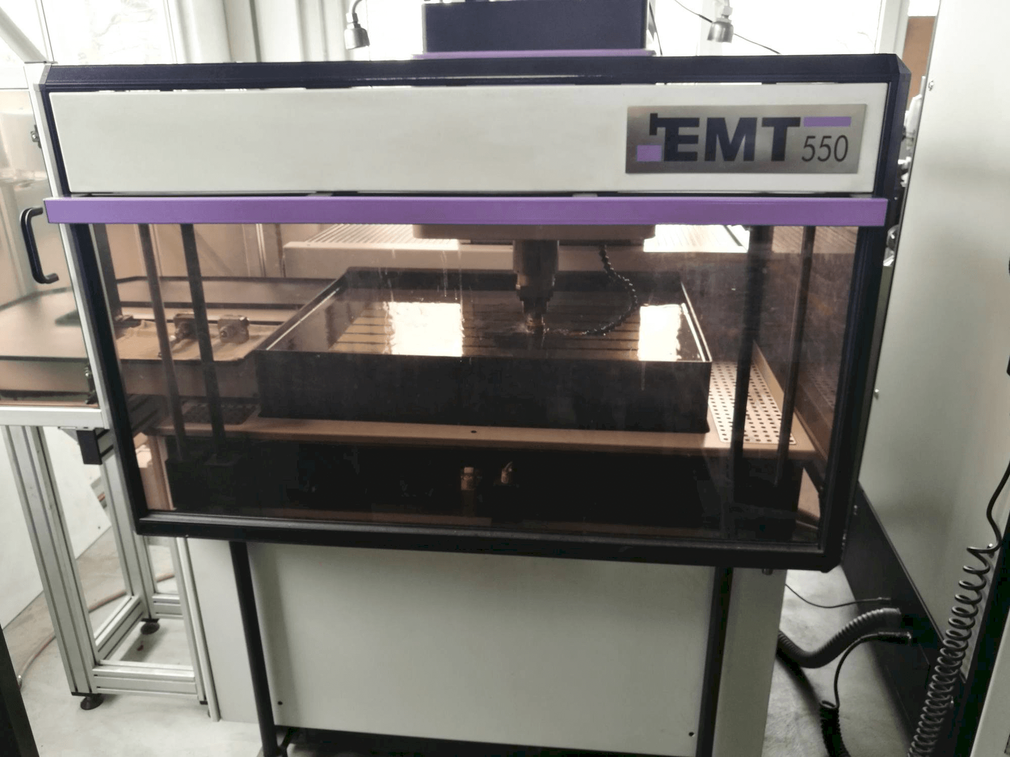 Prikaz stroja EMT 550 sprijeda