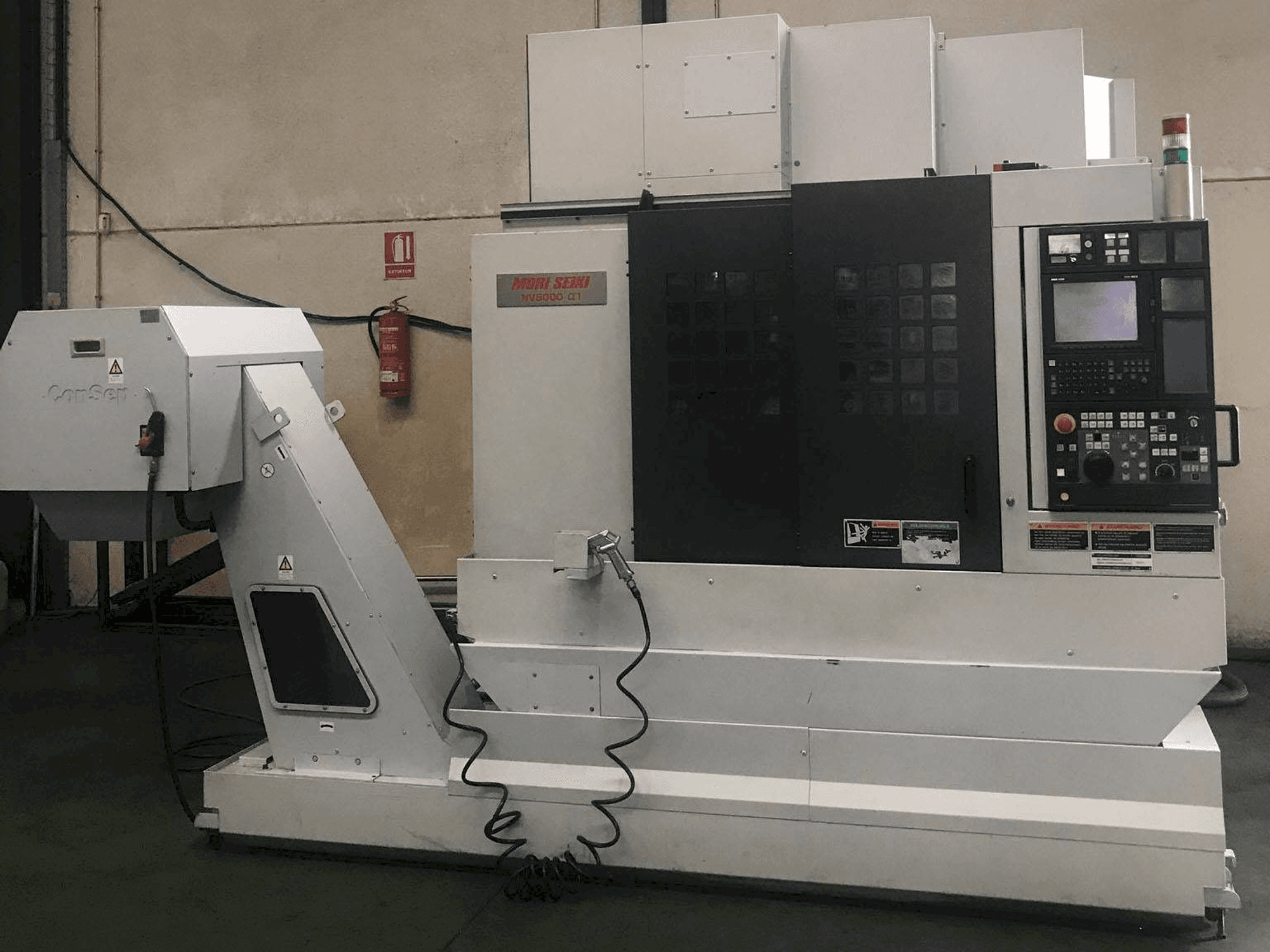 Prikaz stroja MORI SEIKI NV5000 Alpha 1A/40 sprijeda