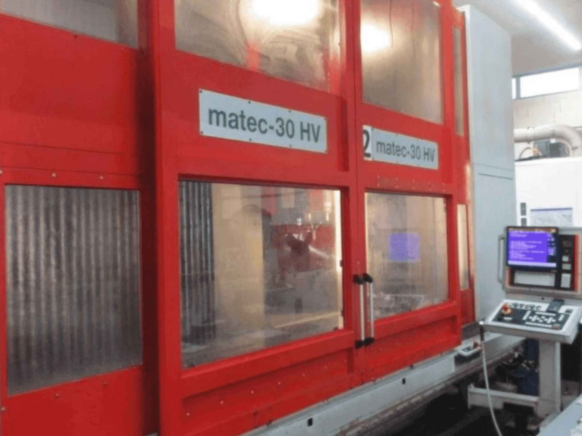 Prikaz stroja Matec 30 HV CNC sprijeda