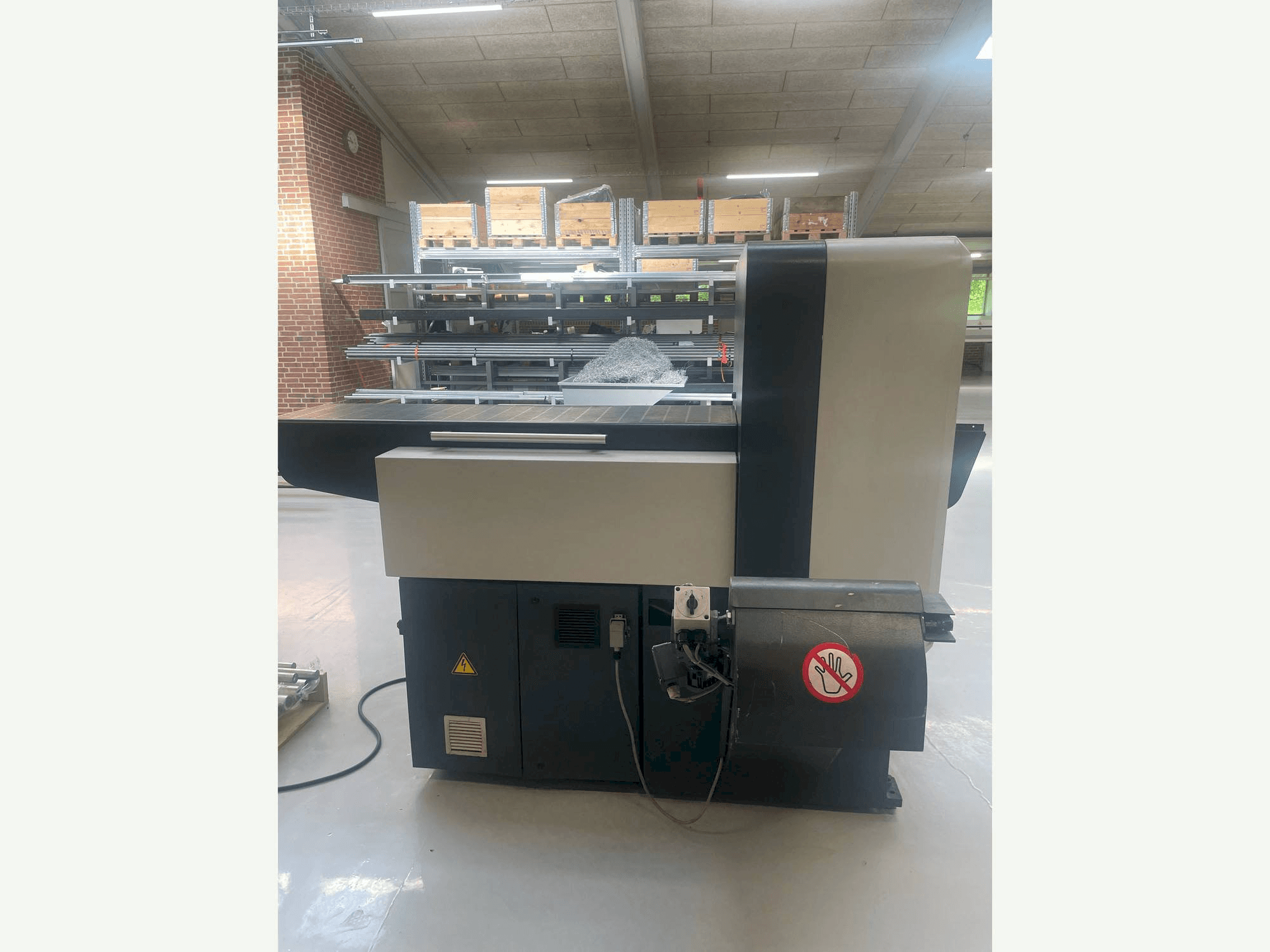 Prikaz stroja KASTO Verto A2 sprijeda