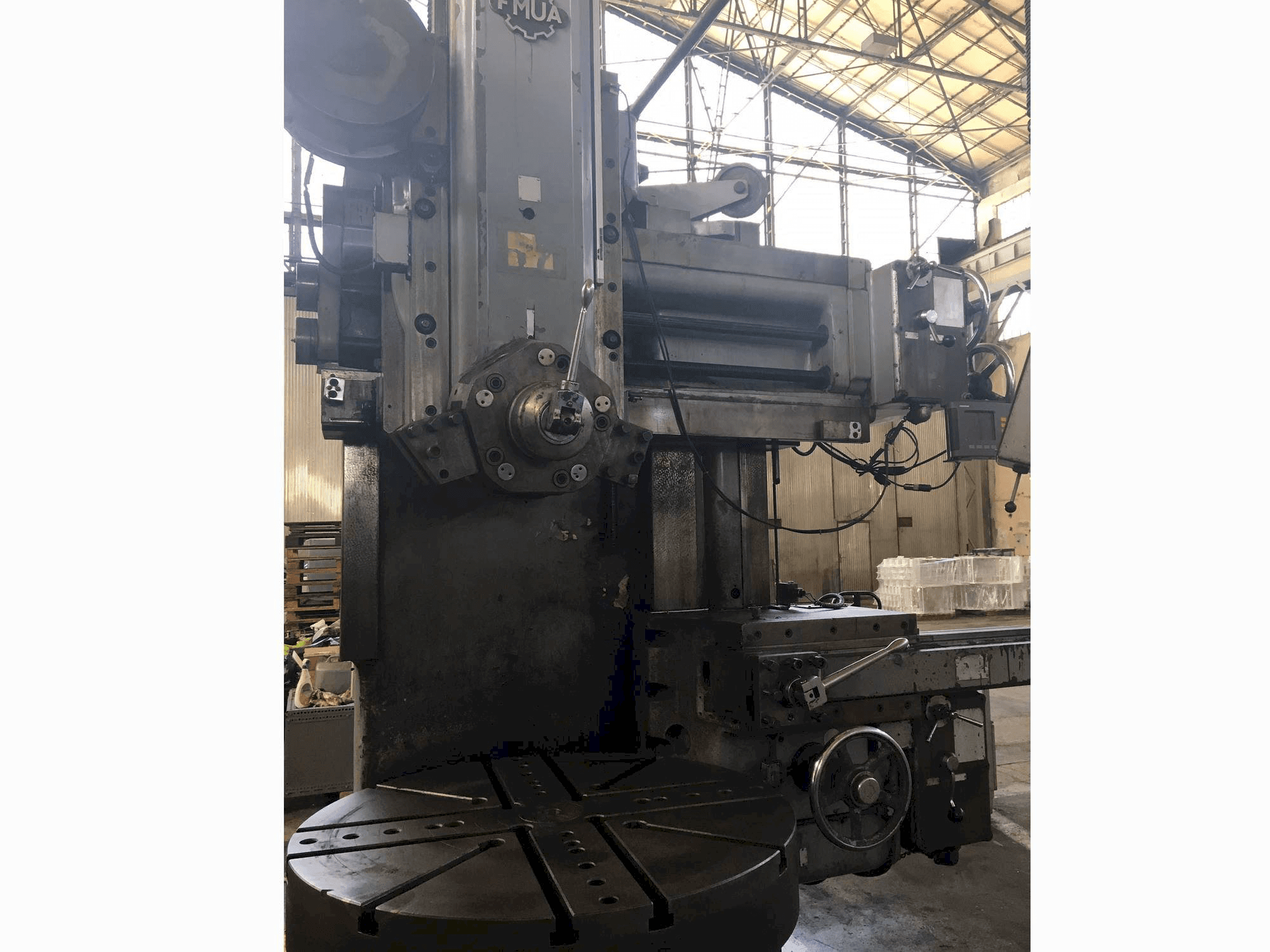 Prikaz stroja Titan SC 1250 sprijeda