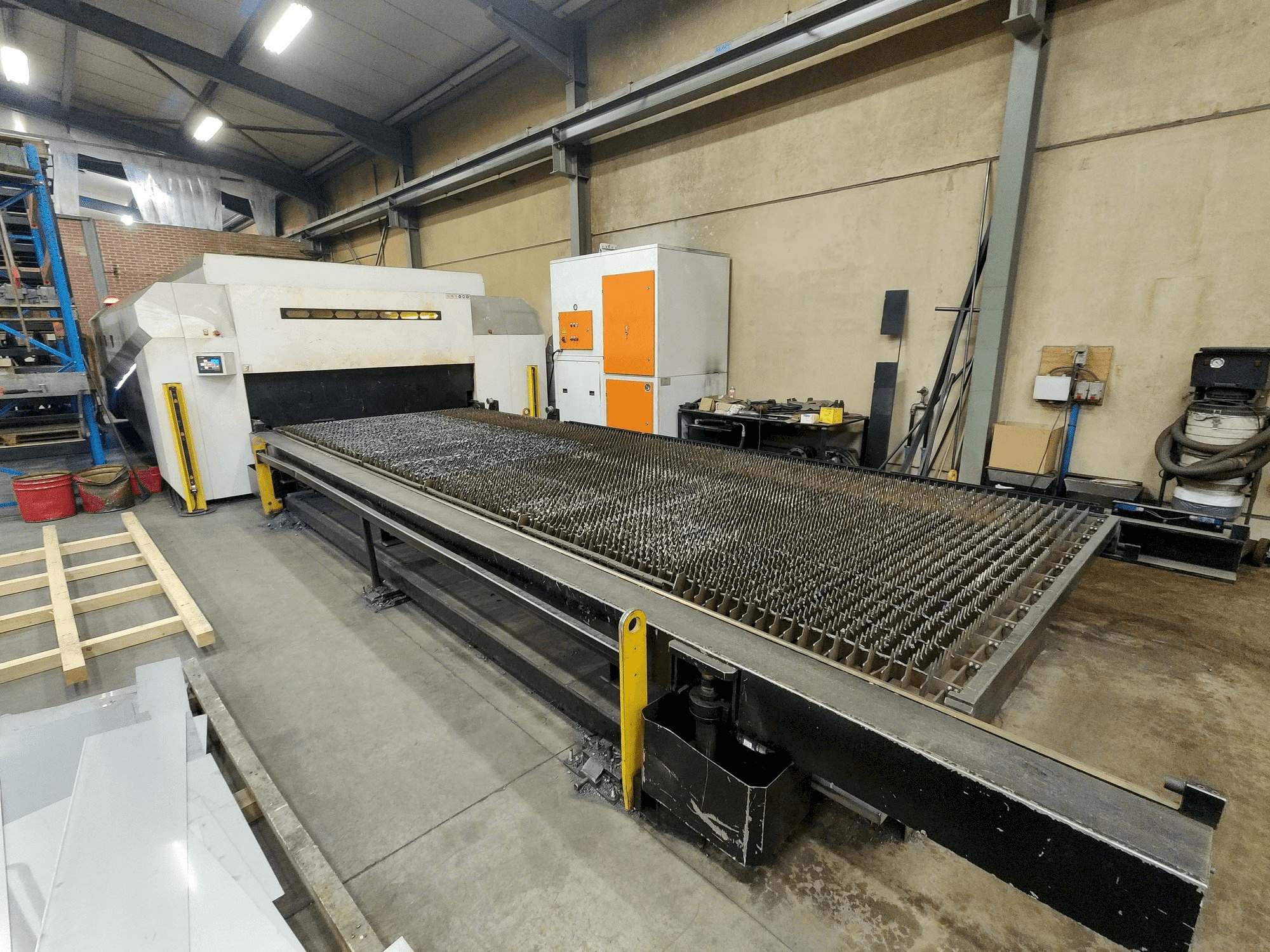 Prikaz stroja ERMAKSAN Fibermak Momentum Gen2 sprijeda